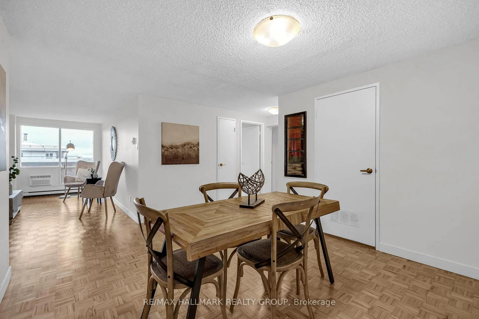 Photo 5 of Unit 1906, 158B Mcarthur Avenue, Ottawa, Vanier — HOMEH