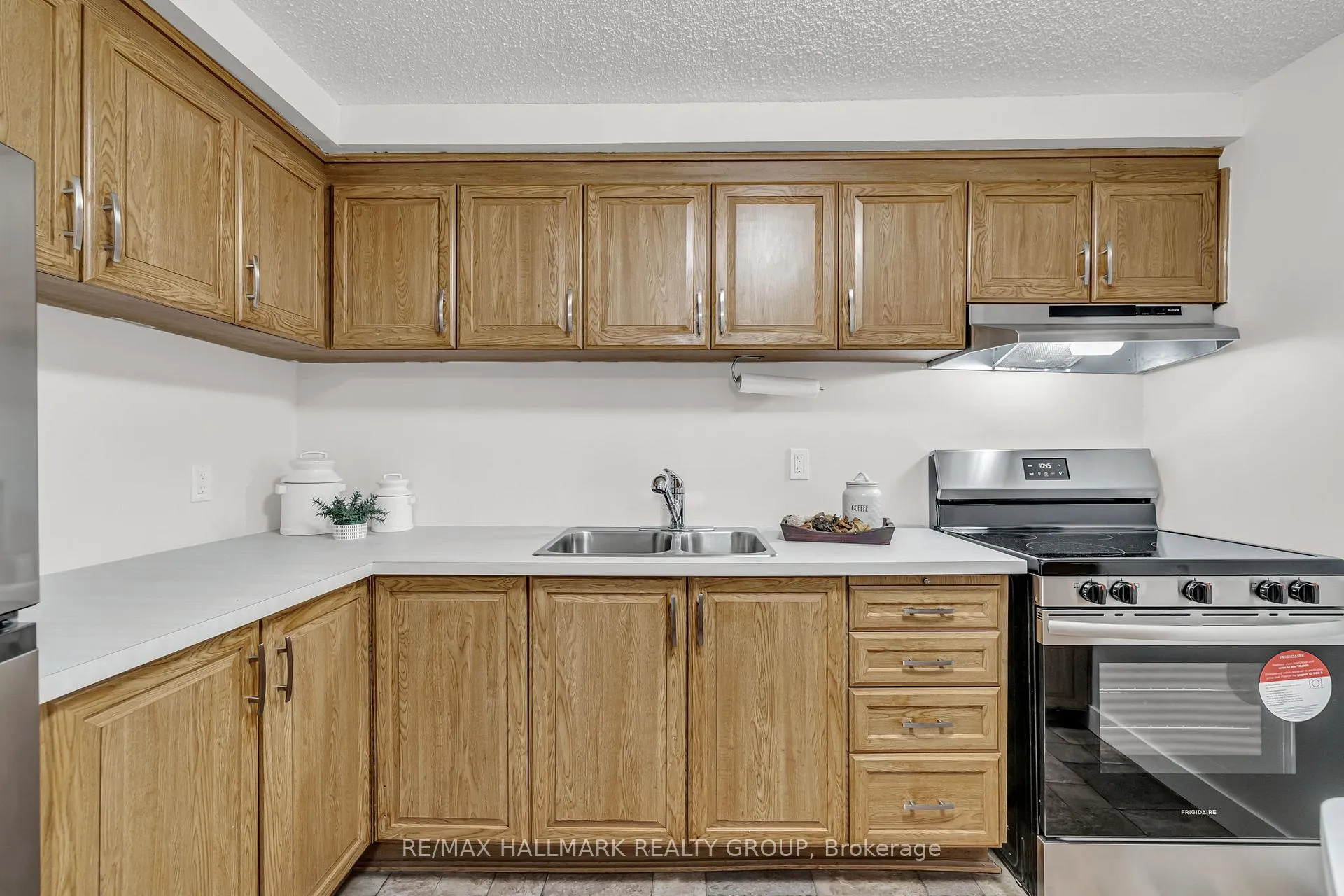 Photo 7 of Unit 1906, 158B Mcarthur Avenue, Ottawa, Vanier — HOMEH