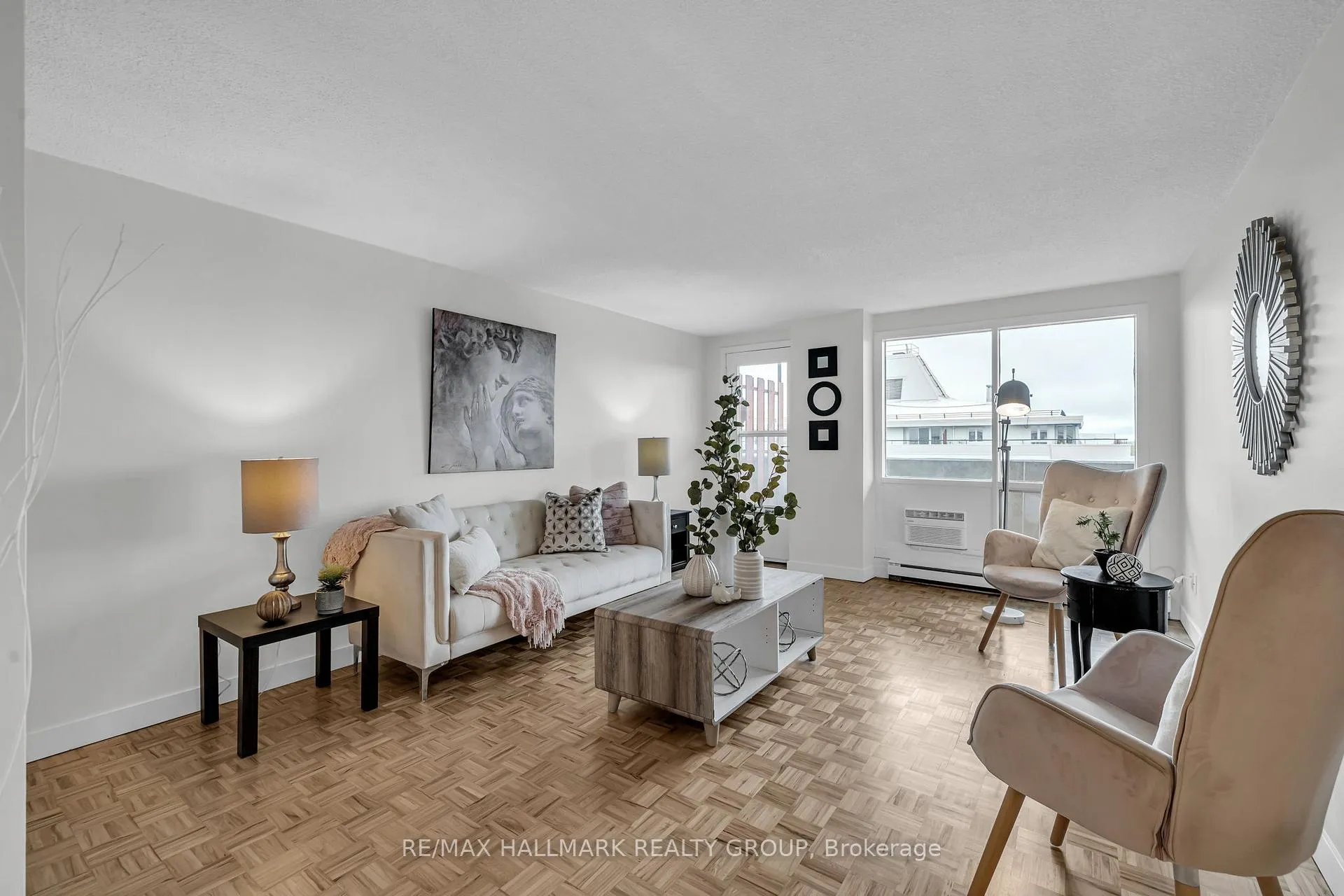 Photo 9 of Unit 1906, 158B Mcarthur Avenue, Ottawa, Vanier — HOMEH