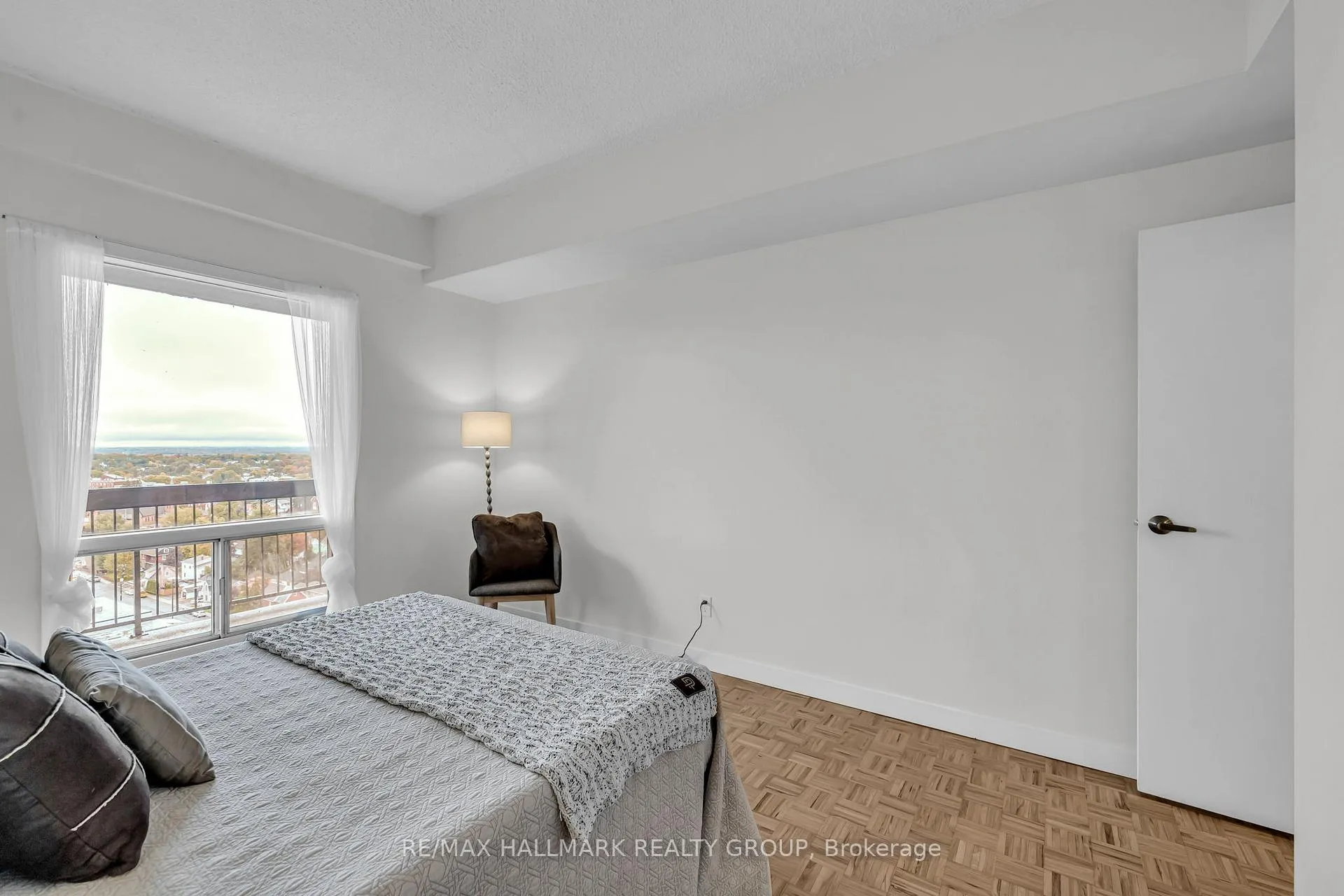 Photo 14 of Unit 1906, 158B Mcarthur Avenue, Ottawa, Vanier — HOMEH