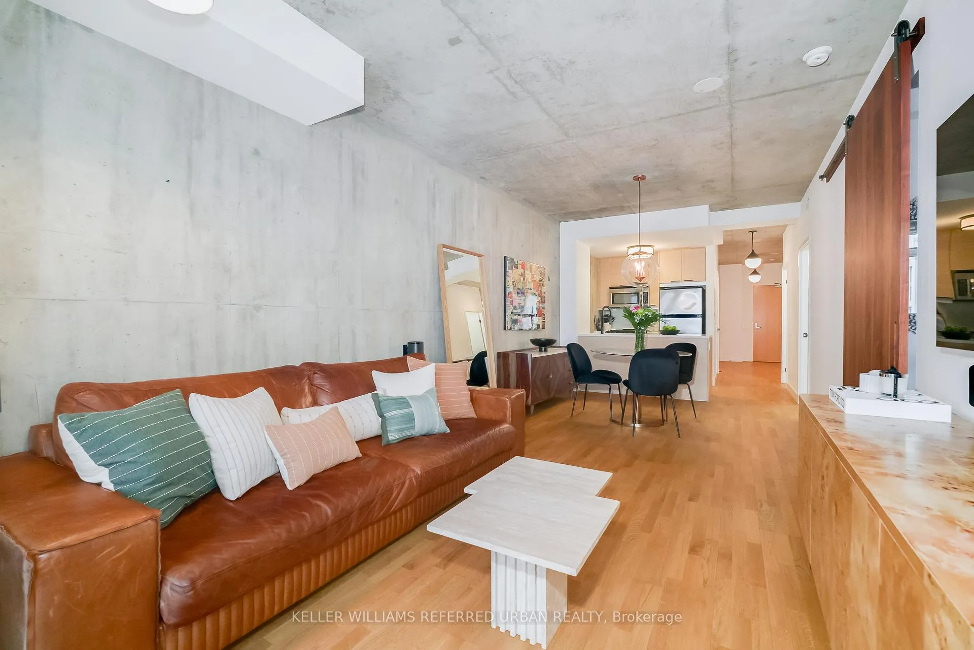 Photo 3 of Unit 614, 138 Princess Street, Toronto, Moss Park — HOMEH