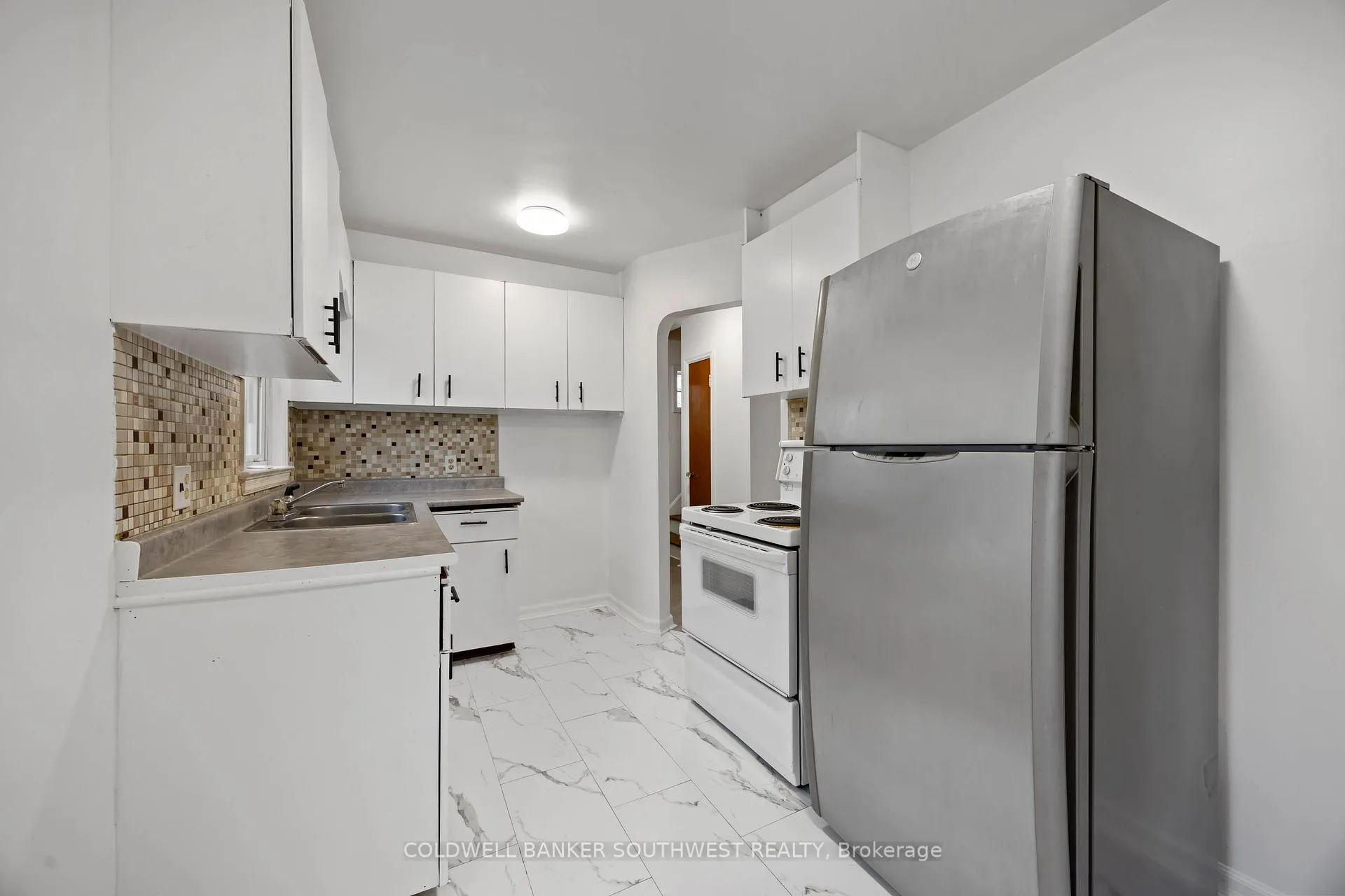 Photo 7 of 478 Indian Road N, Sarnia — HOMEH