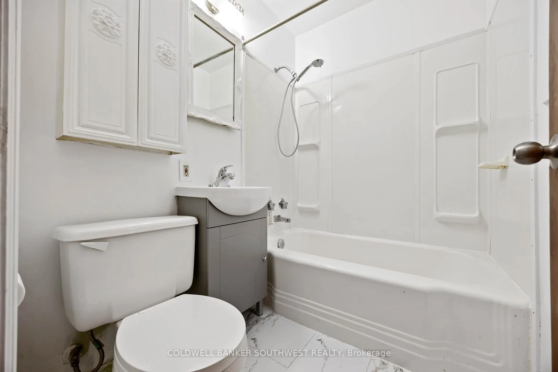 Photo 8 of 478 Indian Road N, Sarnia — HOMEH