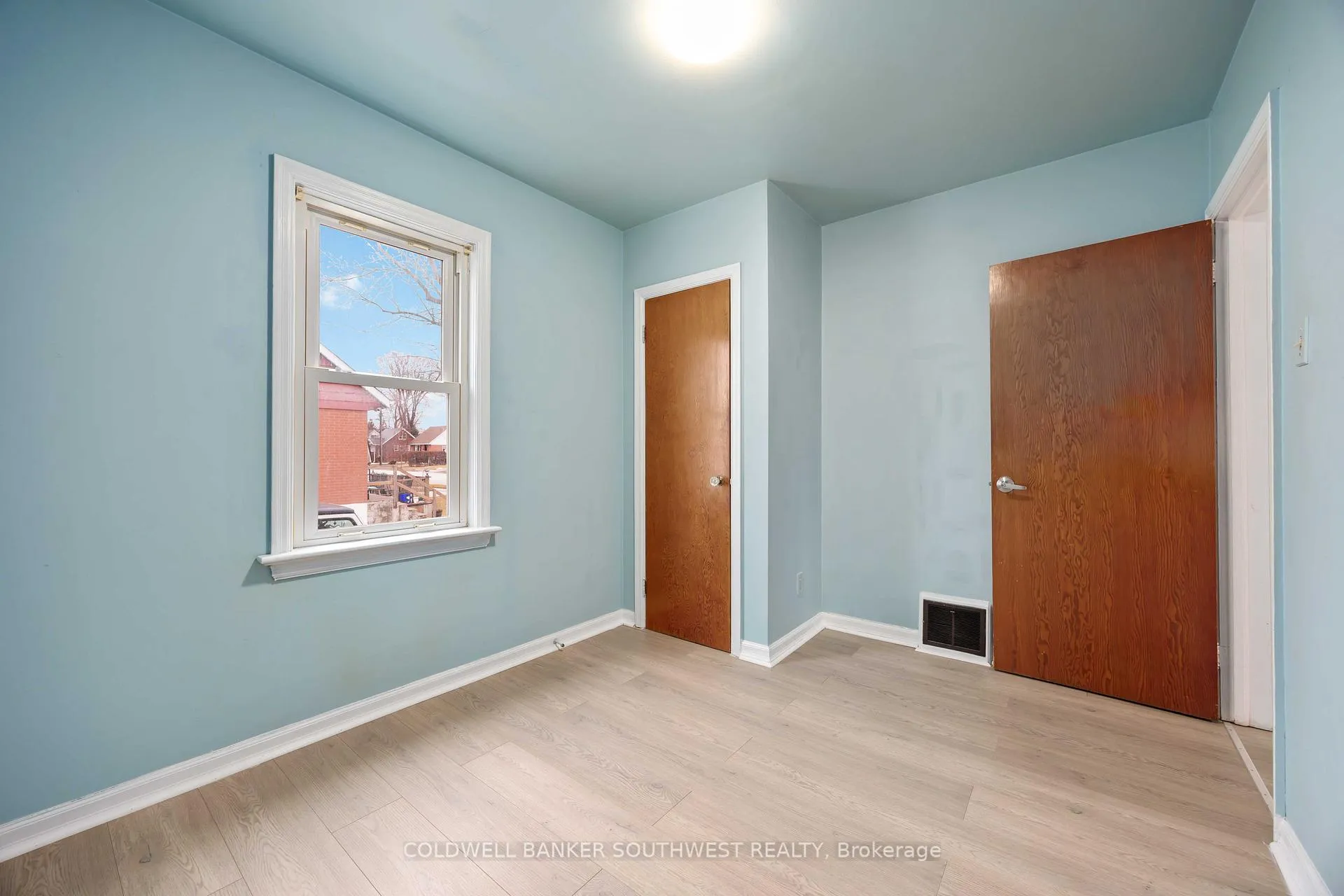 Photo 11 of 478 Indian Road N, Sarnia — HOMEH