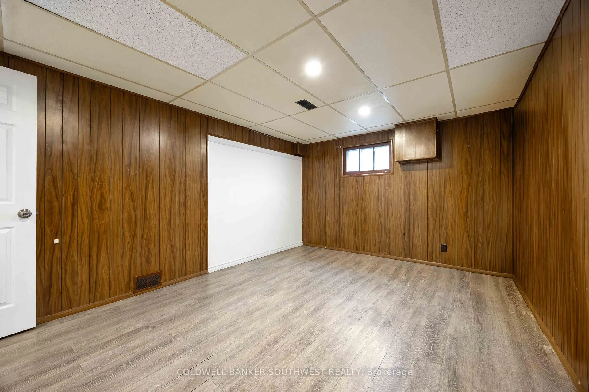 Photo 16 of 478 Indian Road N, Sarnia — HOMEH