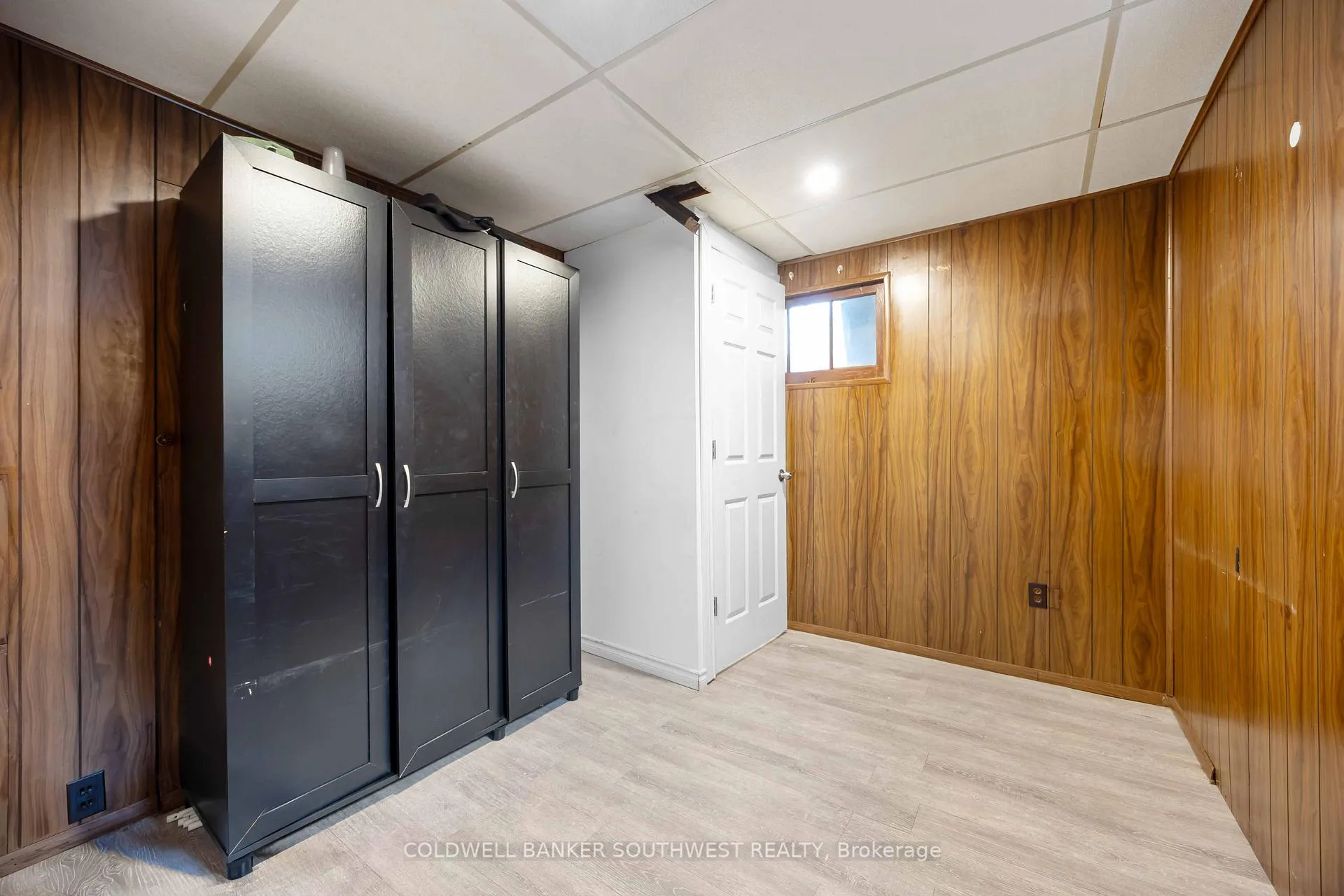 Photo 18 of 478 Indian Road N, Sarnia — HOMEH