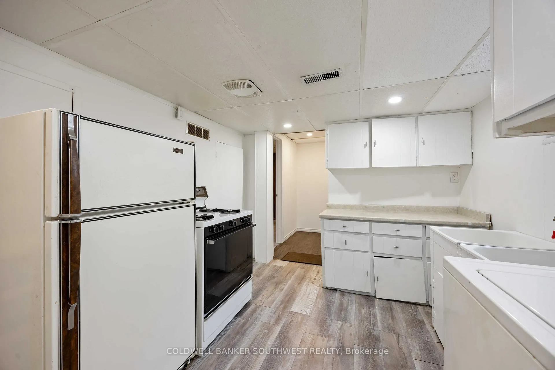 Photo 20 of 478 Indian Road N, Sarnia — HOMEH