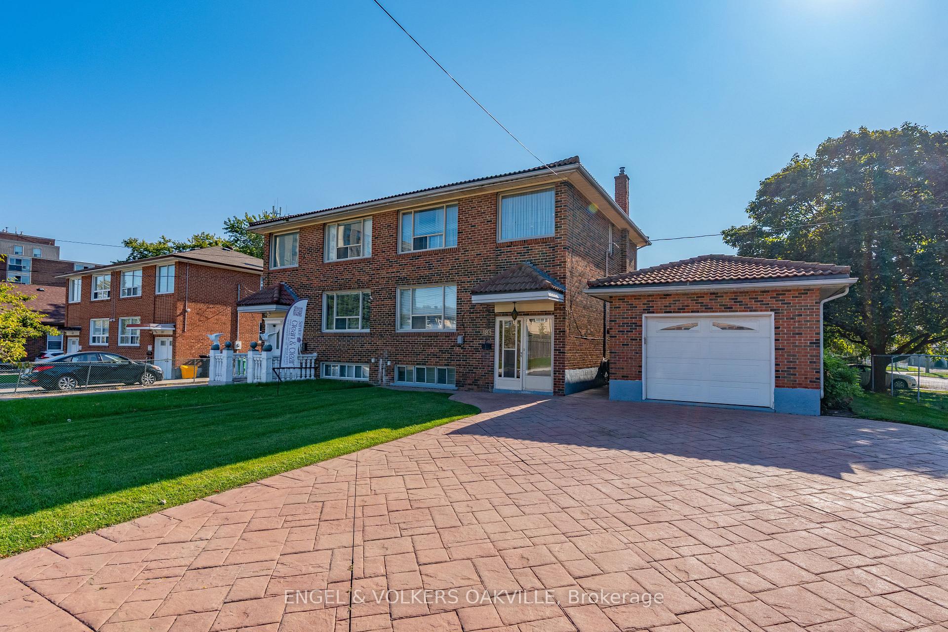 Front of 183 vodden Street E