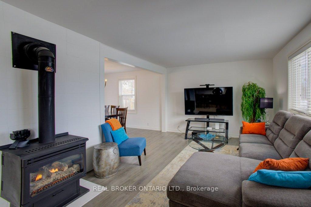 Photo 14 of 9488 Wellington 124 Road, Erin, Rural Erin — HOMEH