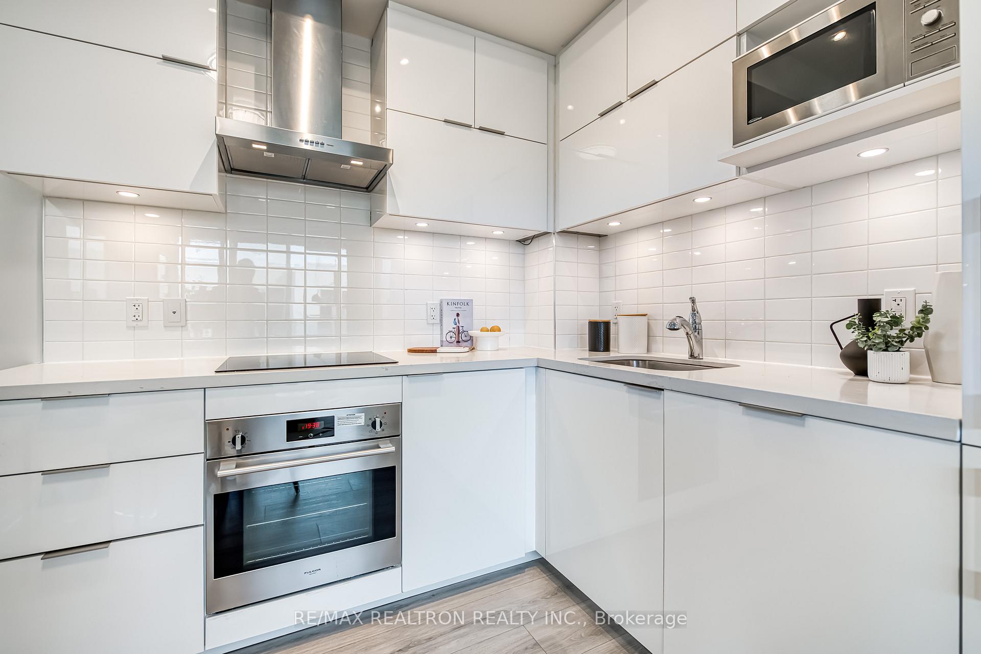 Photo 7 of Unit B716, 8 Rouge Valley Drive W, Markham, Unionville — HOMEH
