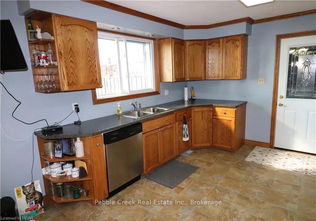 Photo 4 of 79807 Orchard Line, Central Huron, Goderich — HOMEH
