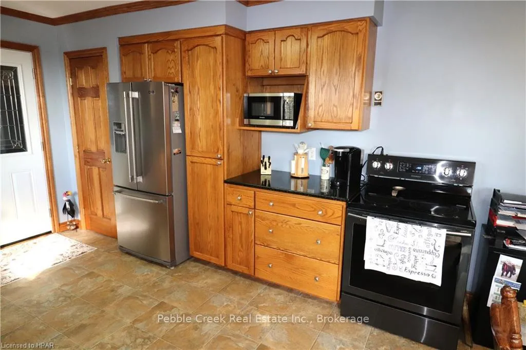 Photo 5 of 79807 Orchard Line, Central Huron, Goderich — HOMEH