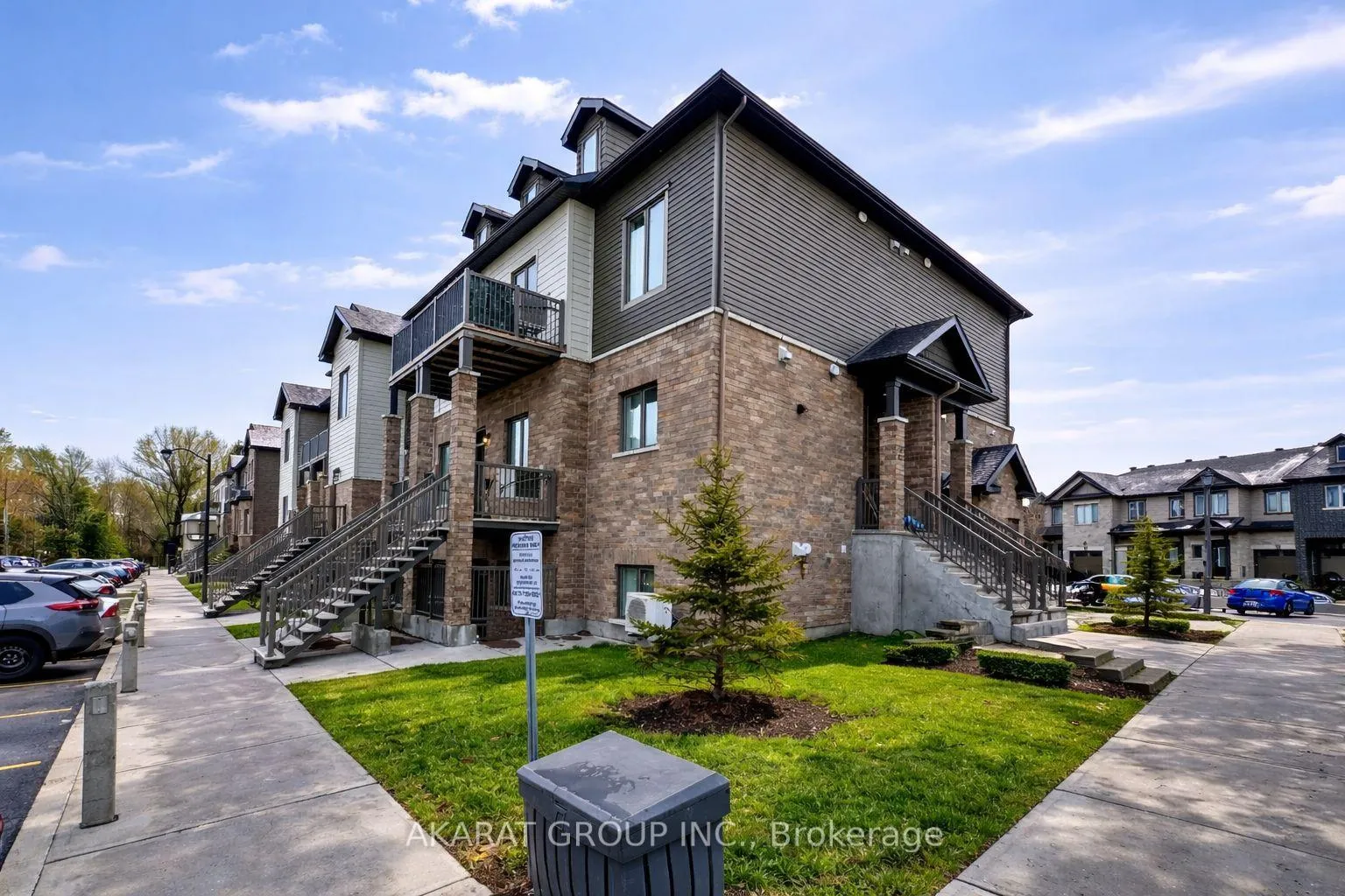 Photo 2 of G-725 Dearborn Private, Ottawa, Blossom Park/Kemp Park/Findlay Creek — HOMEH