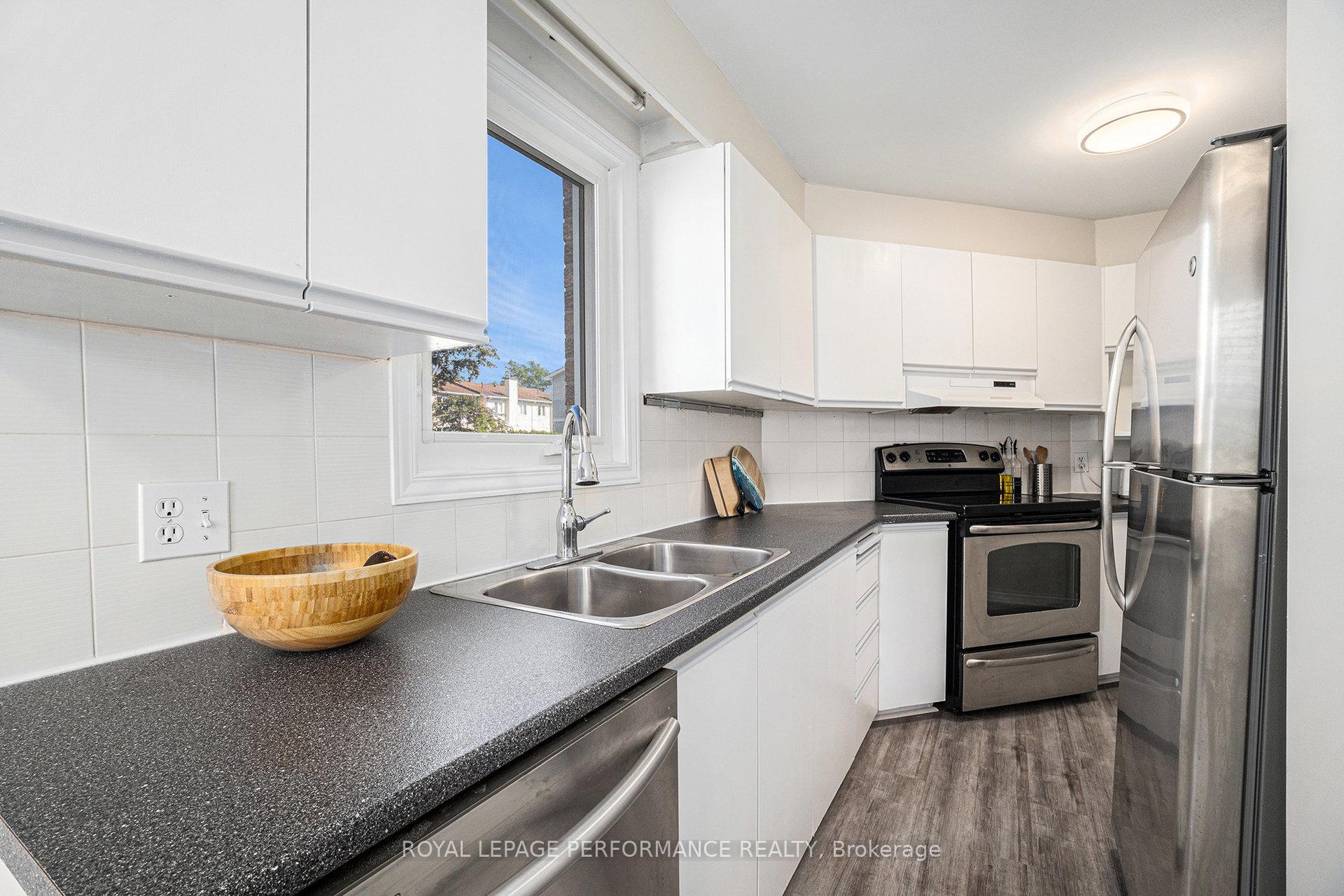 Photo 10 of 6074 Red Willow Drive, Ottawa, Chapel Hill — HOMEH