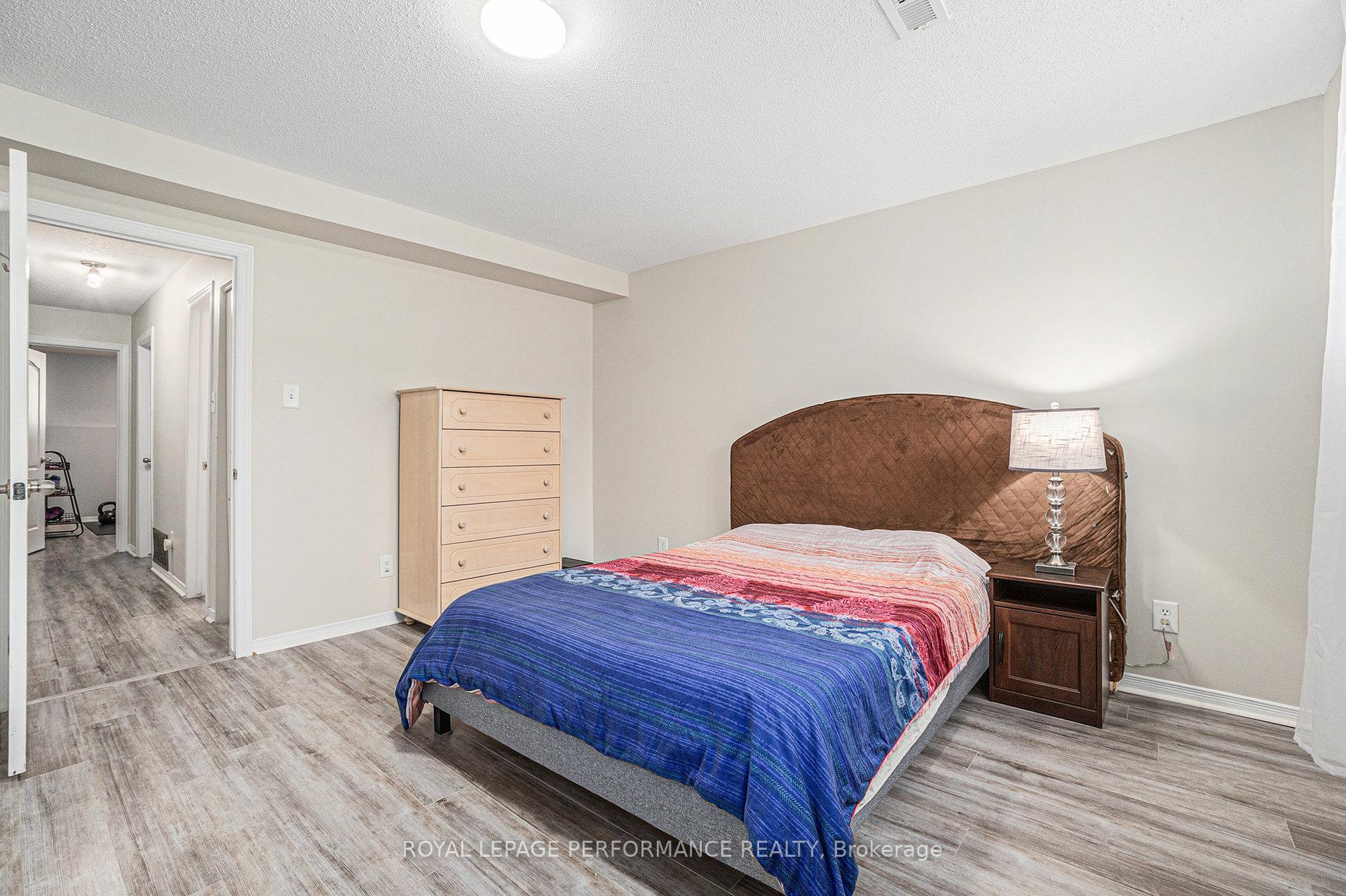 Photo 15 of 6074 Red Willow Drive, Ottawa, Chapel Hill — HOMEH