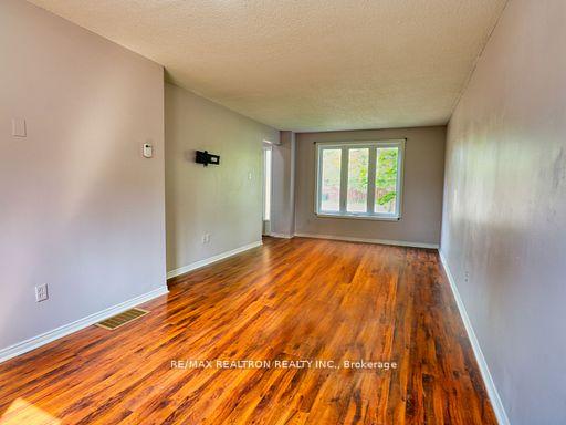 Photo 5 of 346 Hickling Trail, Barrie, Grove East — HOMEH