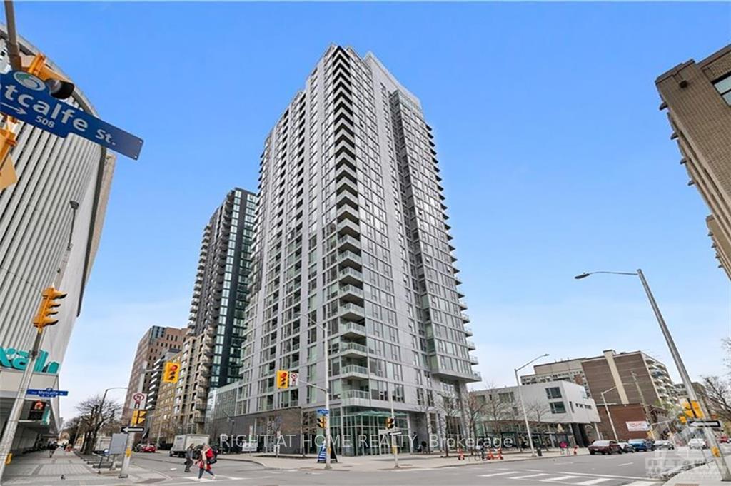 Front of Unit 2303, 179 Metcalfe Street