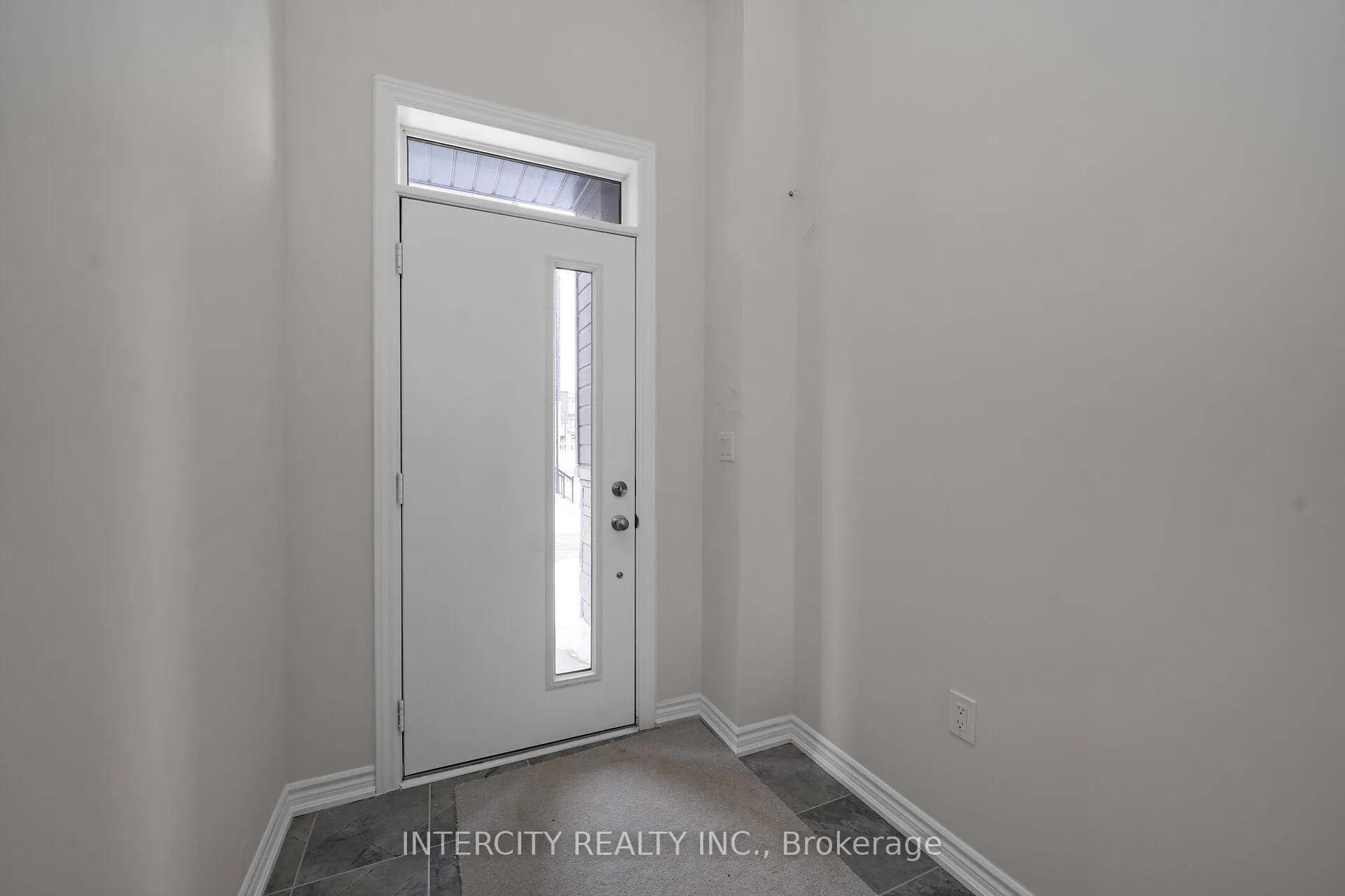 Photo 3 of 79 Divadale Road, Vaughan, Elder Mills — HOMEH