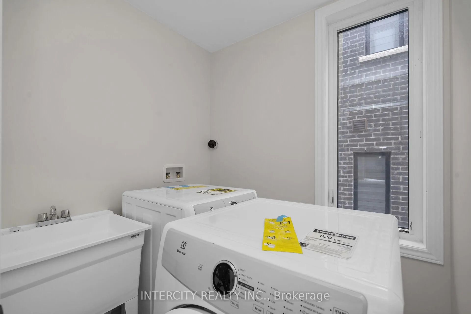 Photo 20 of 79 Divadale Road, Vaughan, Elder Mills — HOMEH