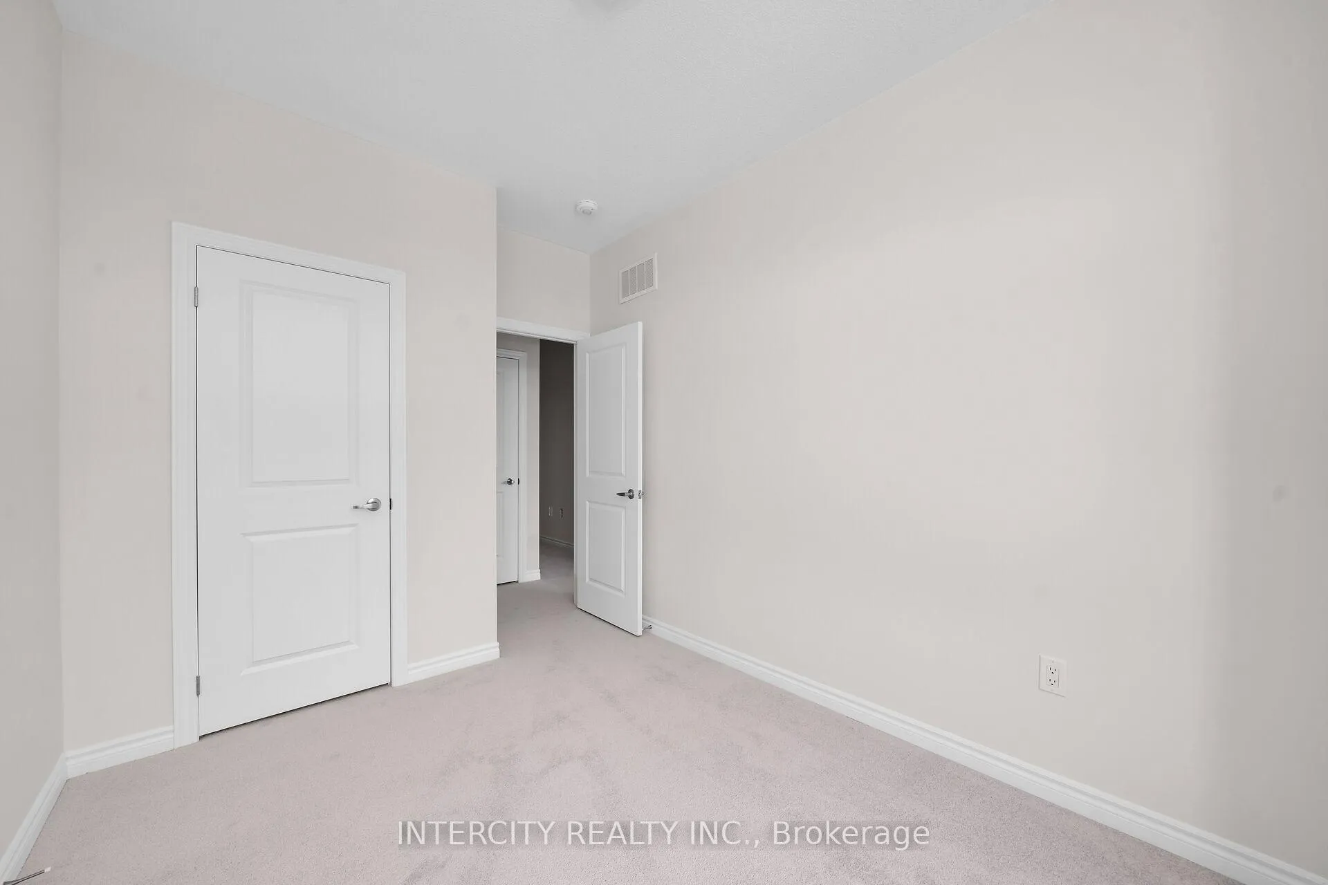 Photo 31 of 79 Divadale Road, Vaughan, Elder Mills — HOMEH