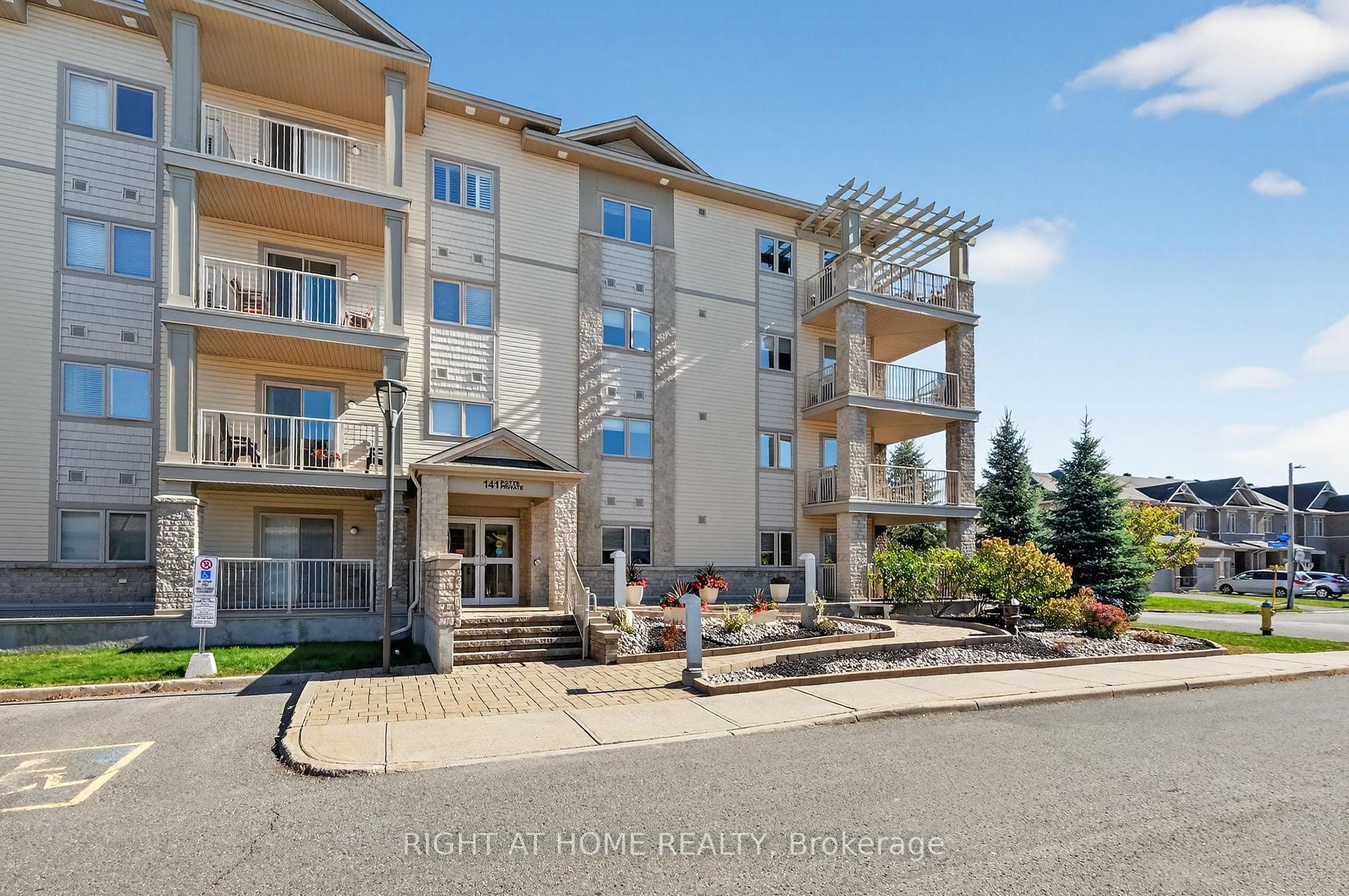 Photo 3 of Unit 306, 141 Potts Private, Ottawa, Notting Hill/Summerside — HOMEH