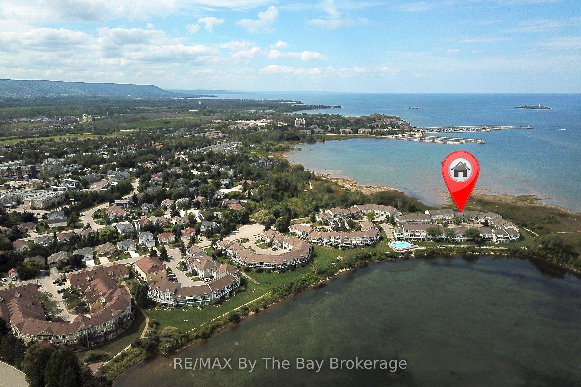 Photo 2 of 40 Cranberry Surf, Collingwood — HOMEH