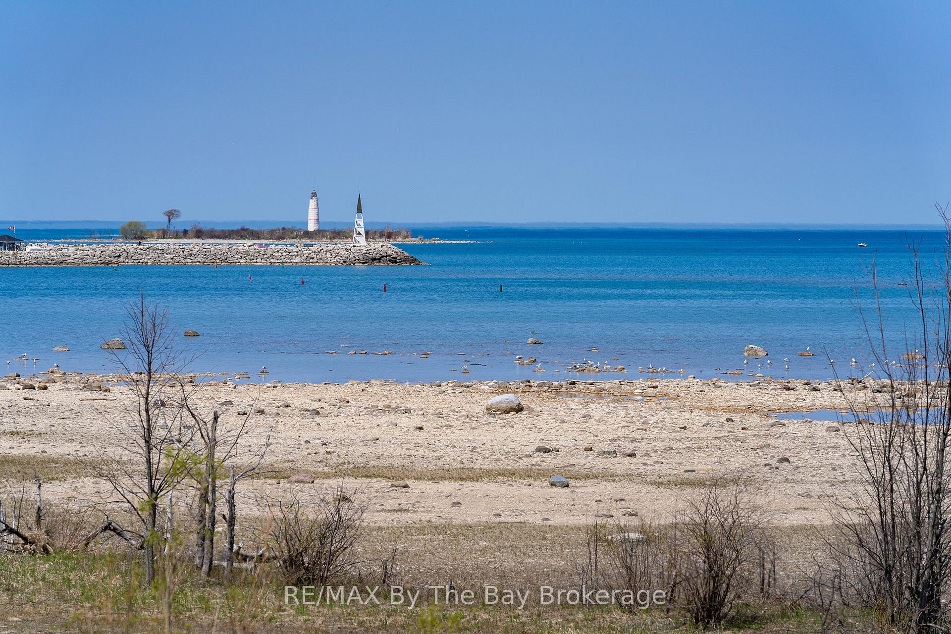 Photo 19 of 40 Cranberry Surf, Collingwood — HOMEH