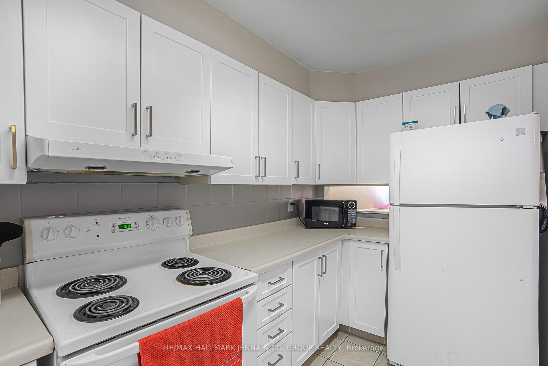 Photo 6 of Unit 207, 1760 Cabaret Lane, Ottawa, Fallingbrook/Pineridge — HOMEH