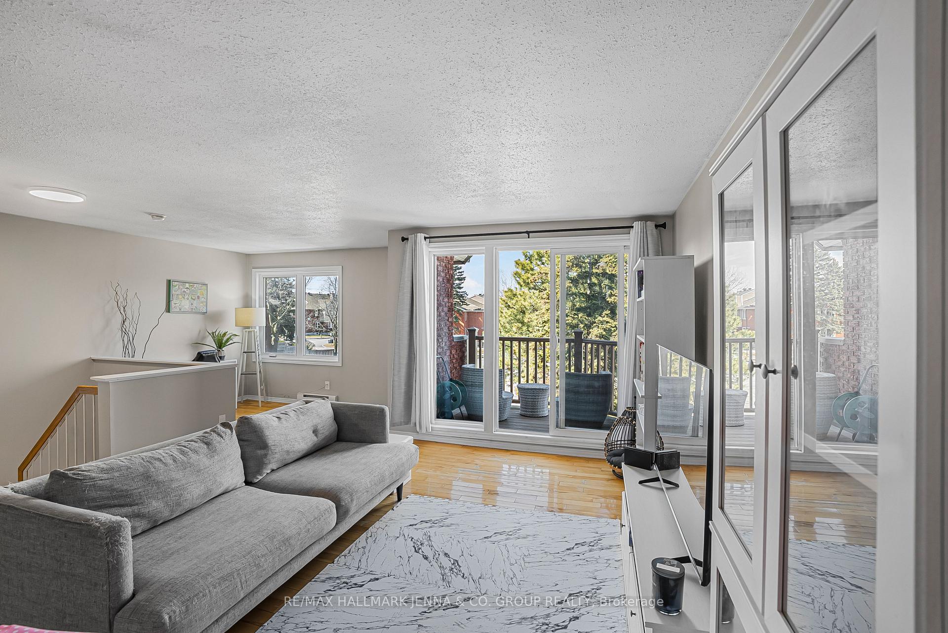 Photo 8 of Unit 207, 1760 Cabaret Lane, Ottawa, Fallingbrook/Pineridge — HOMEH