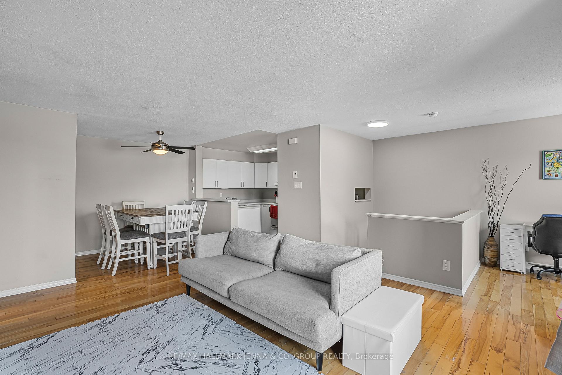 Photo 9 of Unit 207, 1760 Cabaret Lane, Ottawa, Fallingbrook/Pineridge — HOMEH