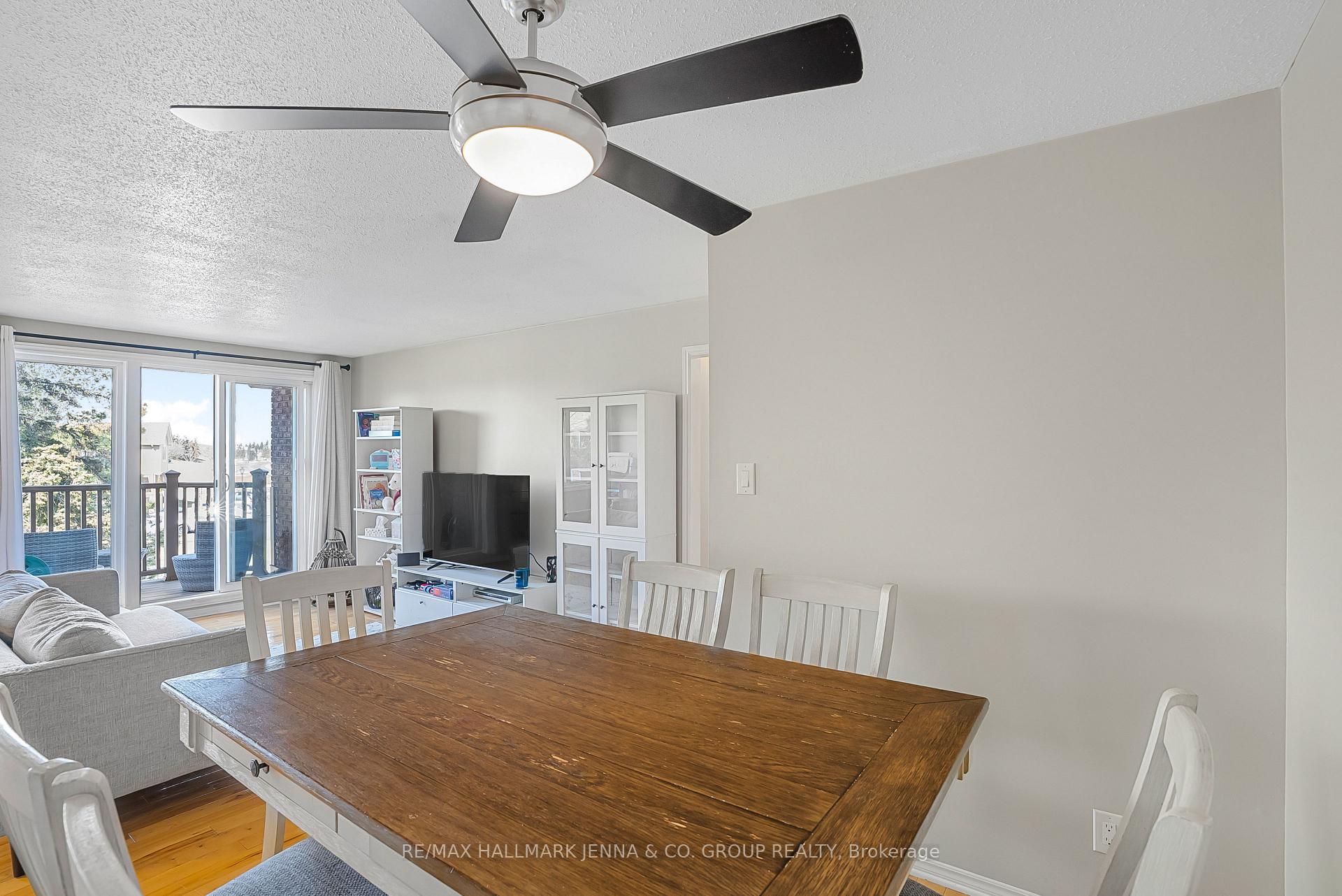 Photo 13 of Unit 207, 1760 Cabaret Lane, Ottawa, Fallingbrook/Pineridge — HOMEH