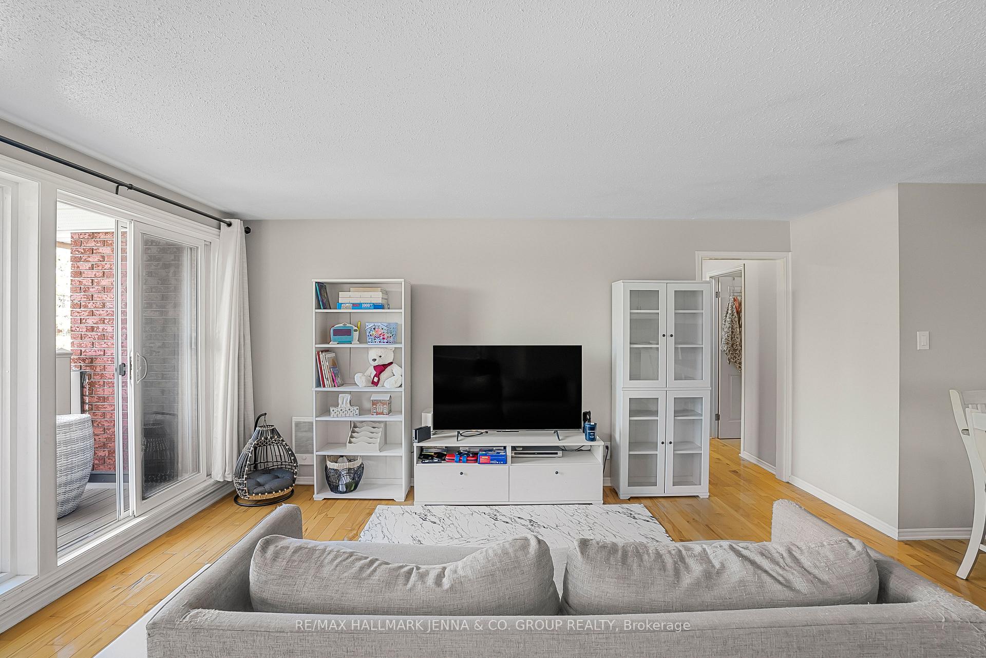Photo 15 of Unit 207, 1760 Cabaret Lane, Ottawa, Fallingbrook/Pineridge — HOMEH