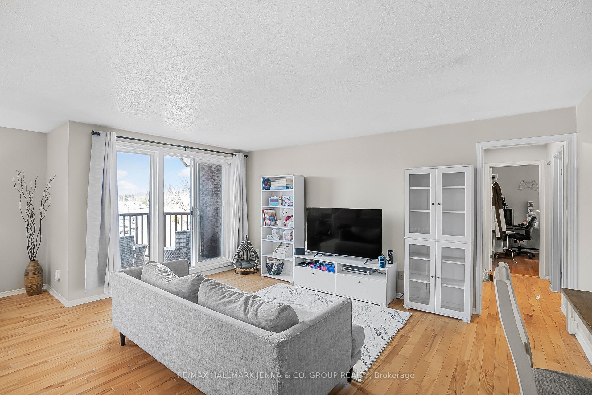 Photo 16 of Unit 207, 1760 Cabaret Lane, Ottawa, Fallingbrook/Pineridge — HOMEH
