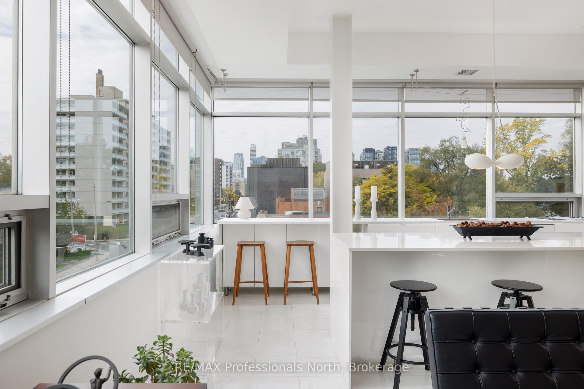Photo 2 of Unit 404, 562 Eglinton Avenue E, Toronto, Mount Pleasant East — HOMEH
