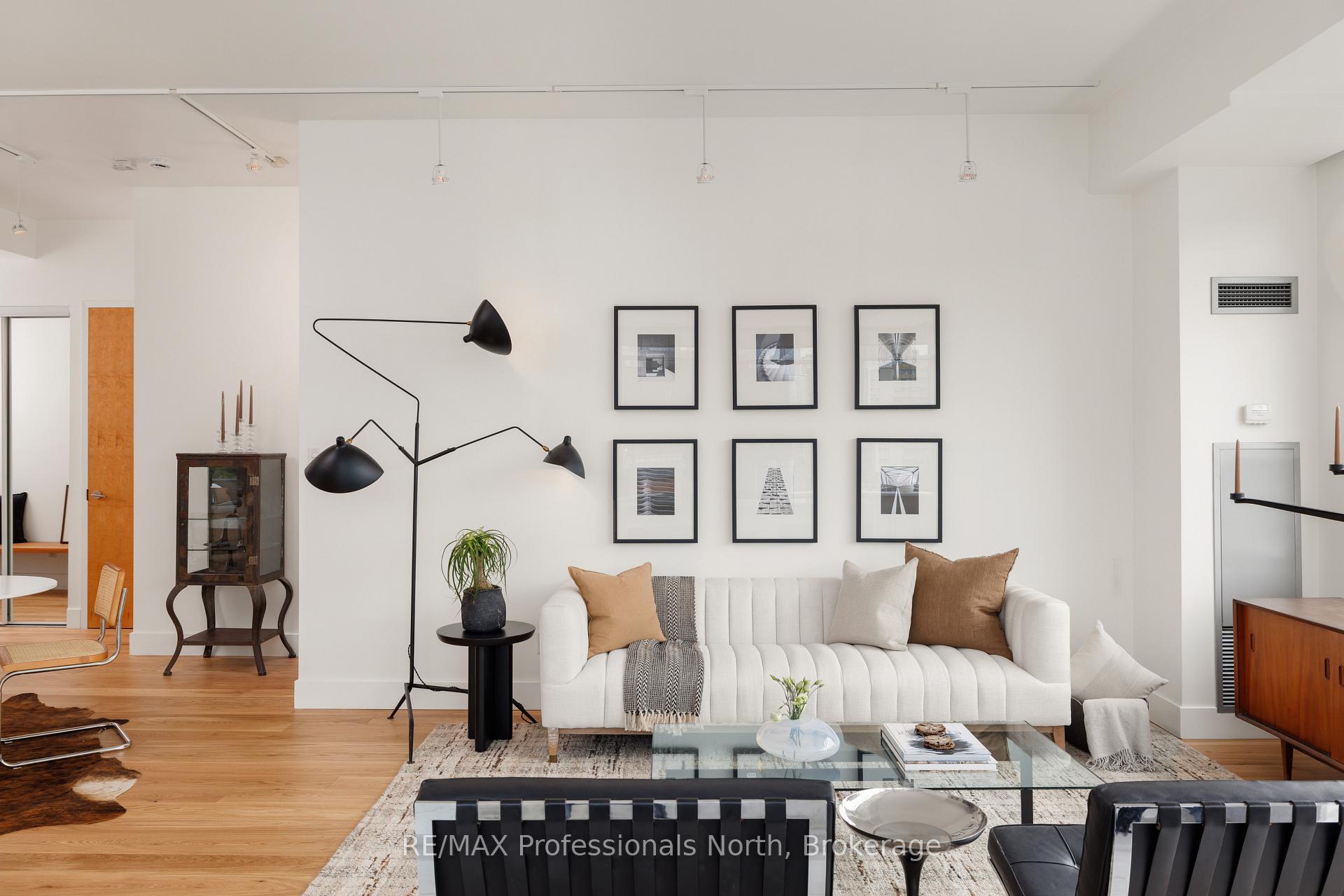 Photo 4 of Unit 404, 562 Eglinton Avenue E, Toronto, Mount Pleasant East — HOMEH