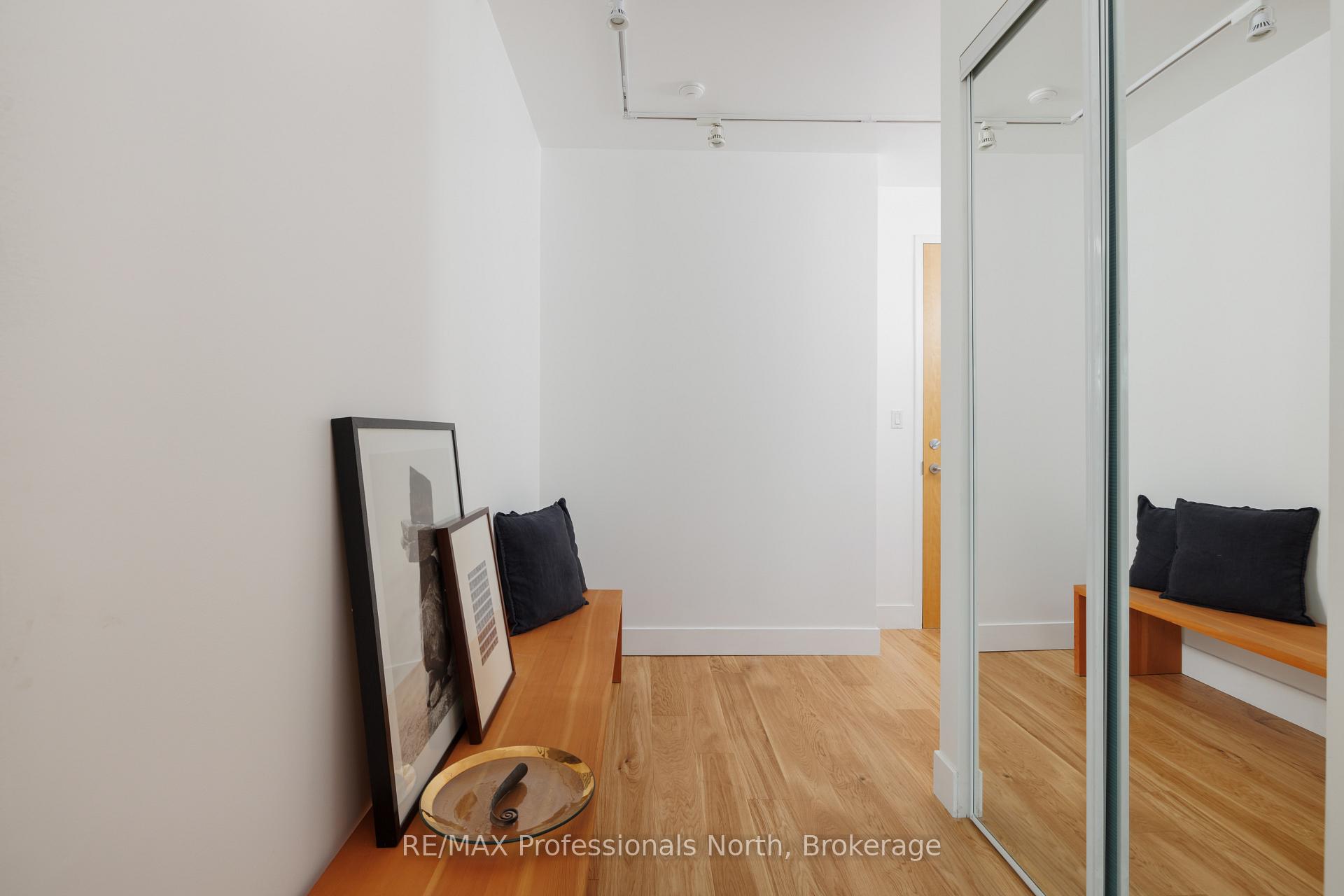 Photo 6 of Unit 404, 562 Eglinton Avenue E, Toronto, Mount Pleasant East — HOMEH