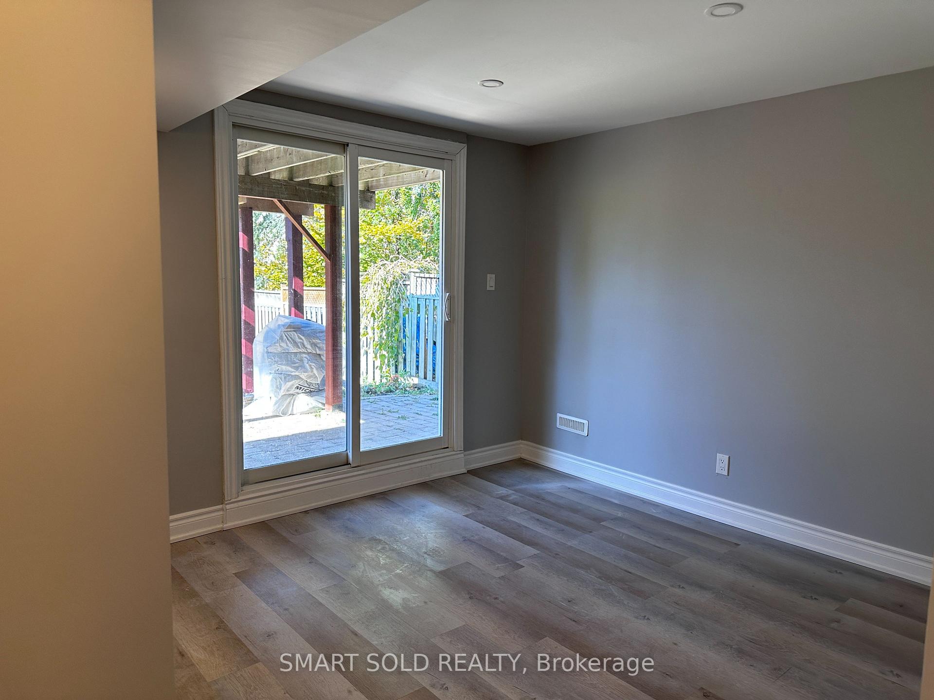 Photo 2 of 264 Stone Road, Aurora, Aurora Grove — HOMEH