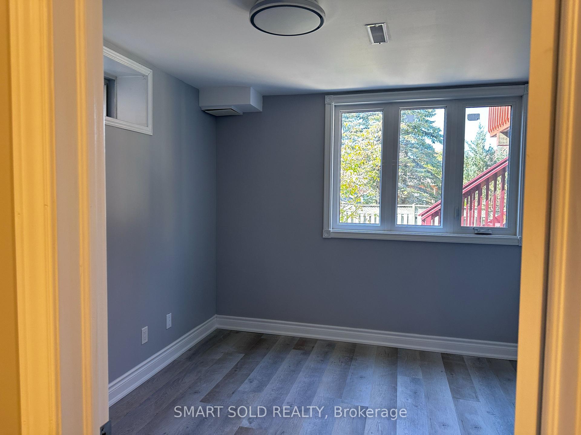 Photo 3 of 264 Stone Road, Aurora, Aurora Grove — HOMEH