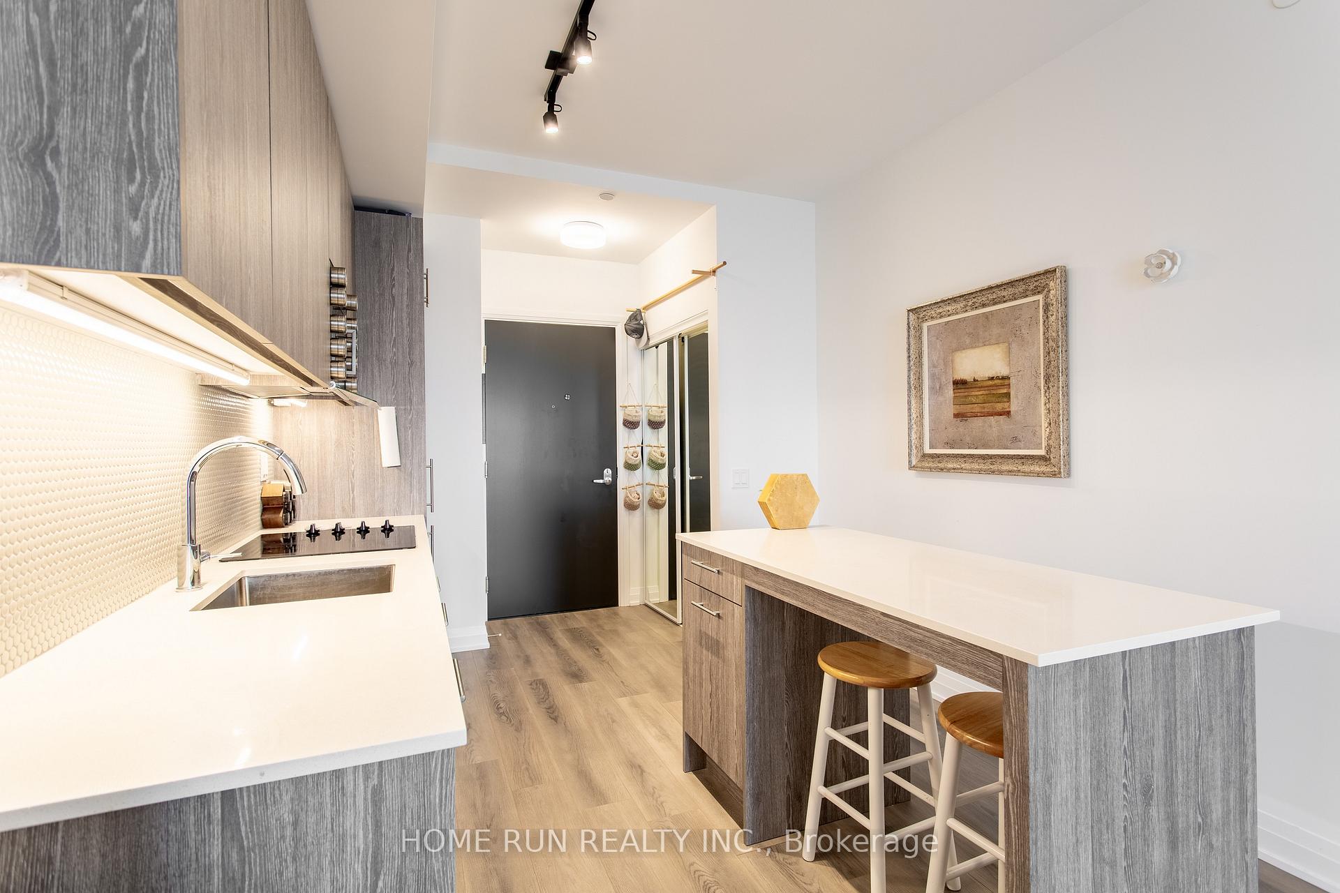 Photo 4 of Unit 613, 286 Main Street, Toronto, East End-Danforth — HOMEH