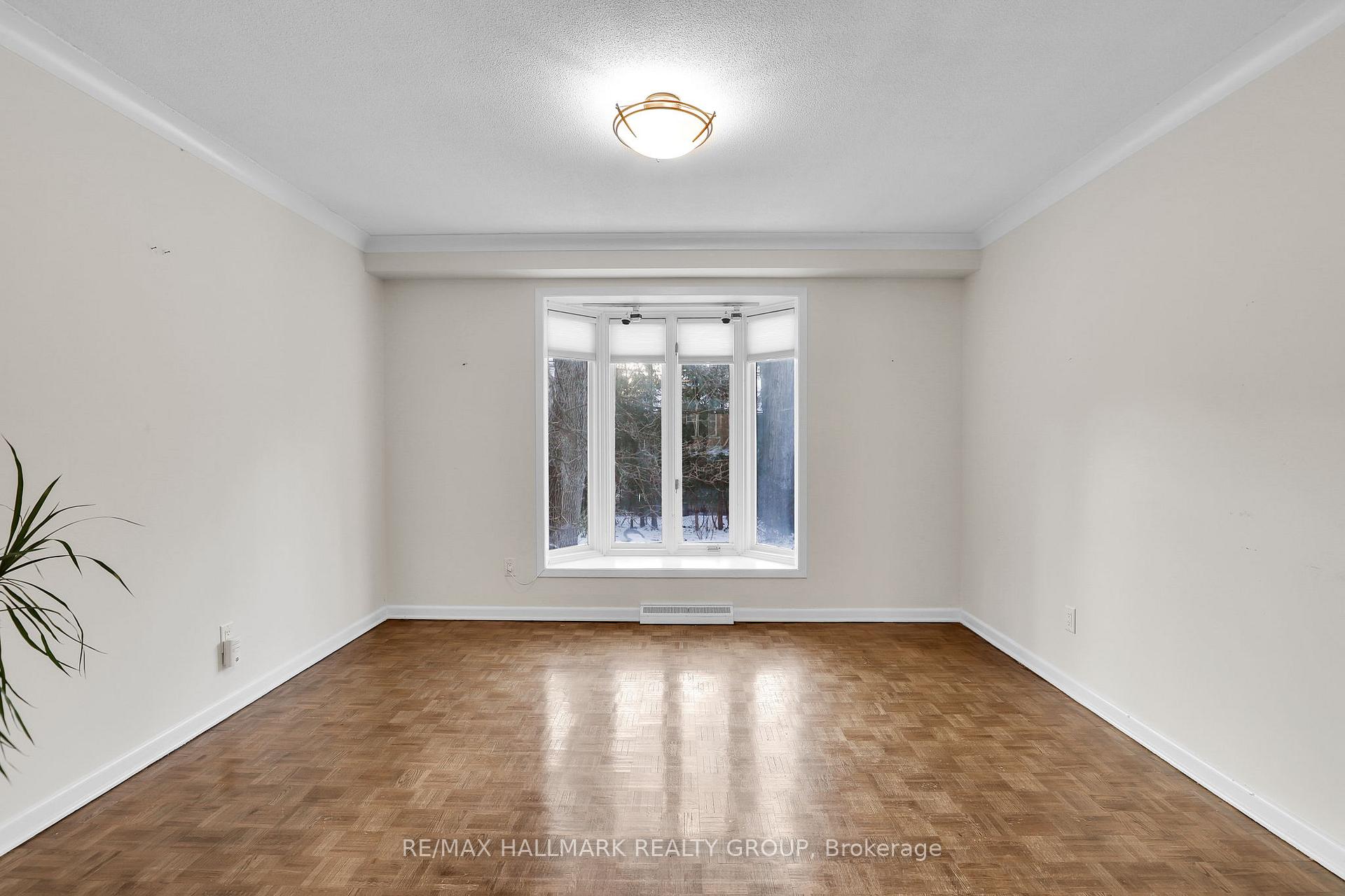 Photo 7 of 436 Mansfield Avenue, Ottawa, Woodroffe — HOMEH