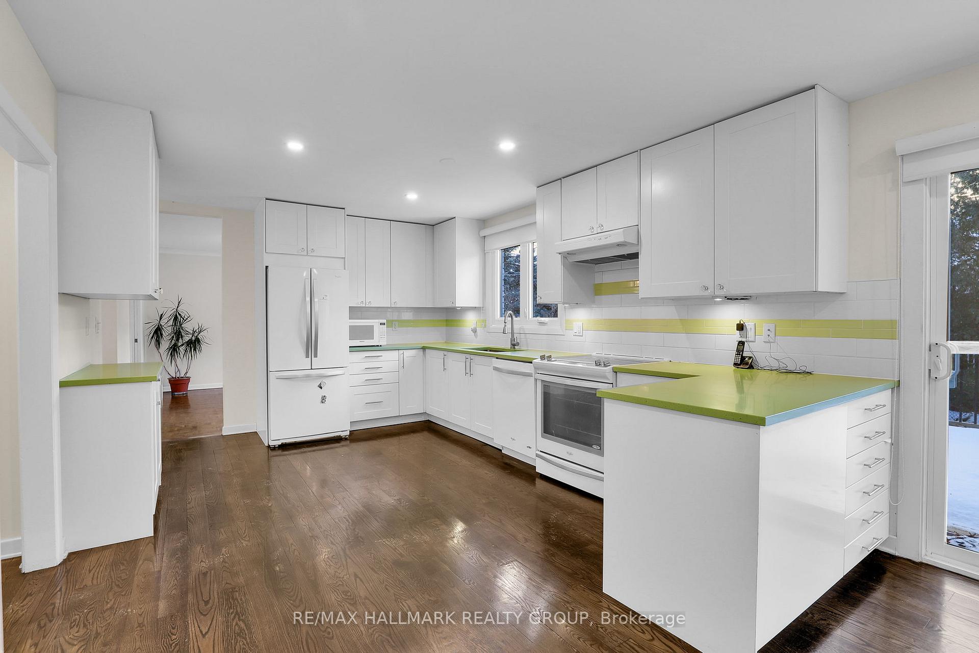 Photo 10 of 436 Mansfield Avenue, Ottawa, Woodroffe — HOMEH