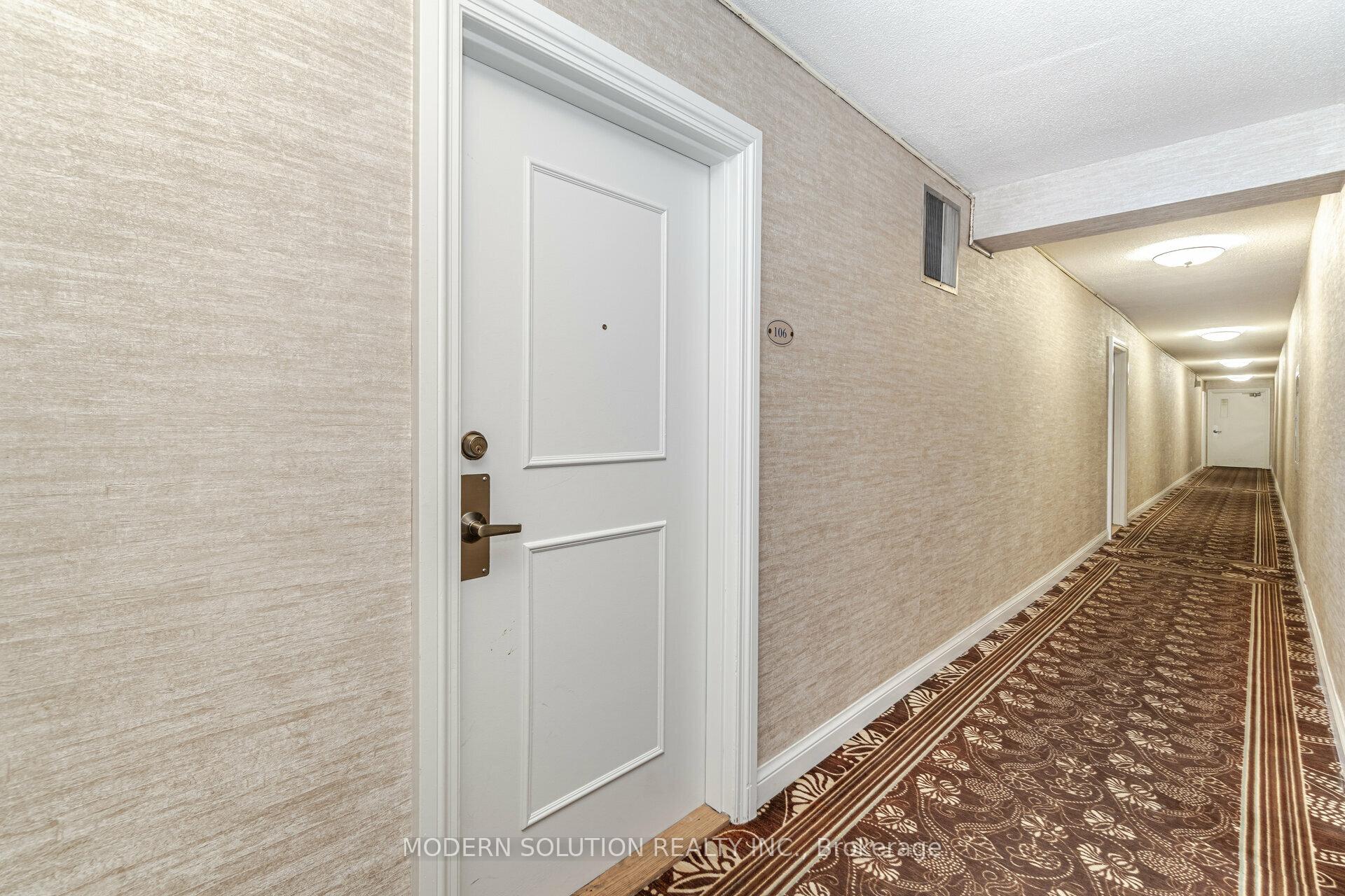 Photo 4 of Unit 106, 20 Edgecliffe Golfway, Toronto, Flemingdon Park — HOMEH
