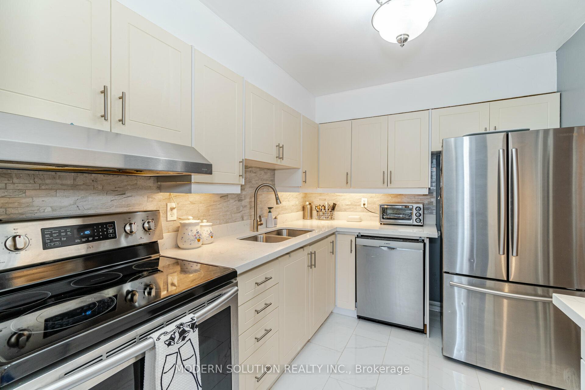 Photo 6 of Unit 106, 20 Edgecliffe Golfway, Toronto, Flemingdon Park — HOMEH
