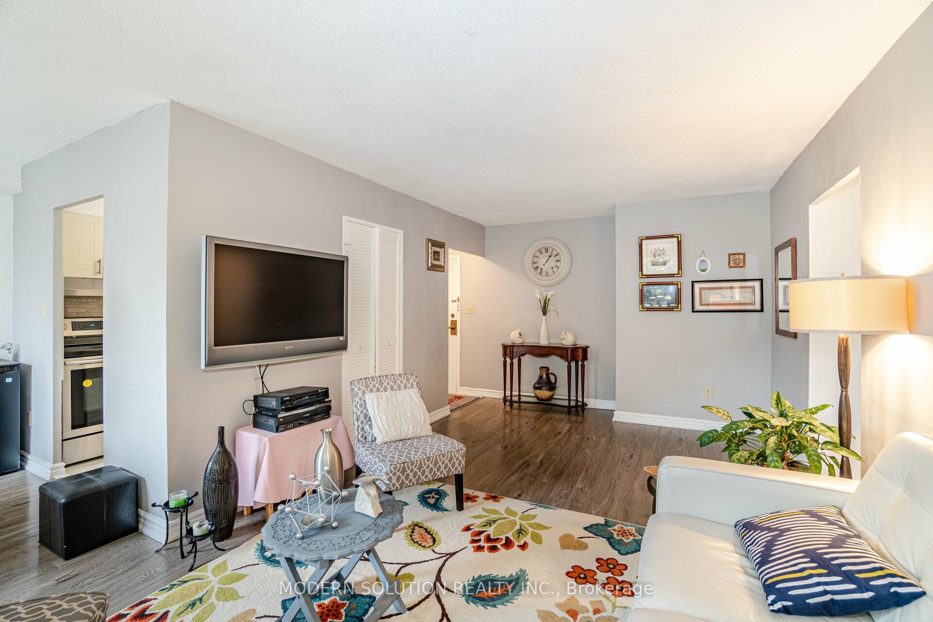 Photo 11 of Unit 106, 20 Edgecliffe Golfway, Toronto, Flemingdon Park — HOMEH