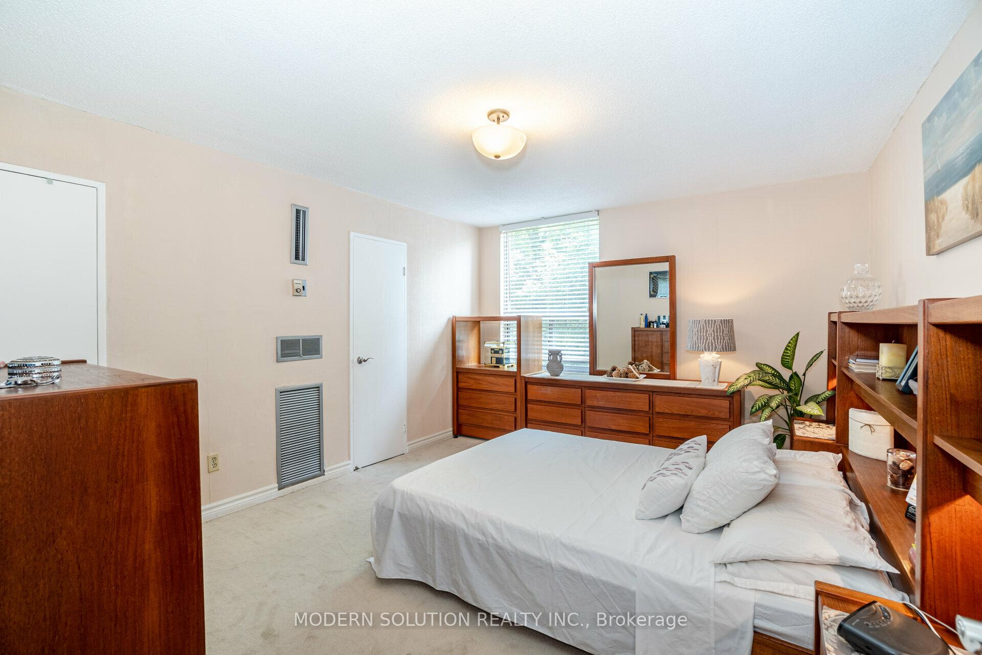 Photo 12 of Unit 106, 20 Edgecliffe Golfway, Toronto, Flemingdon Park — HOMEH