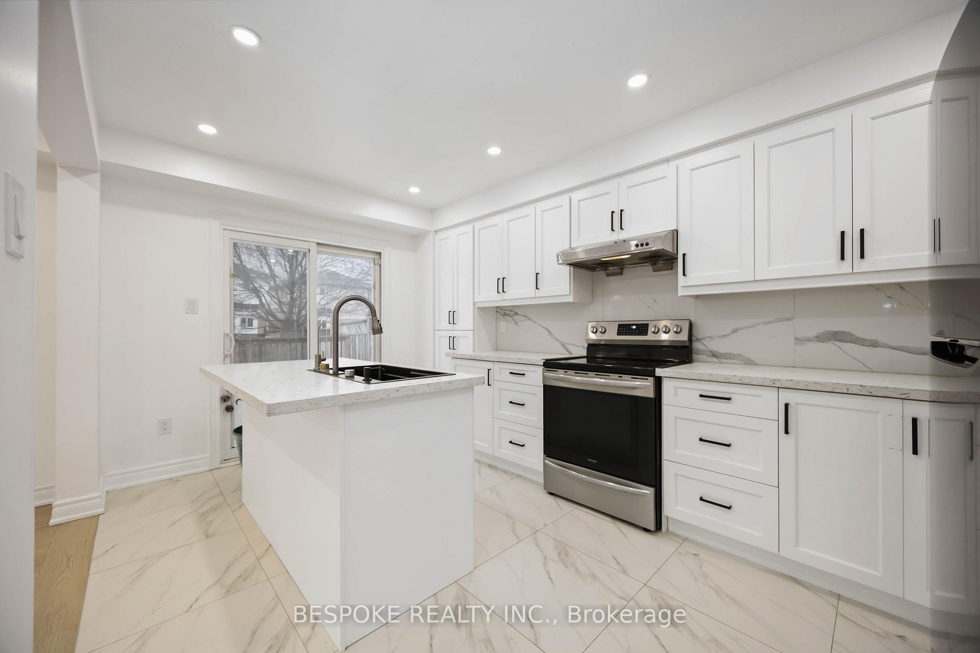 Photo 10 of 13 John Walter Crescent, Clarington, Courtice — HOMEH