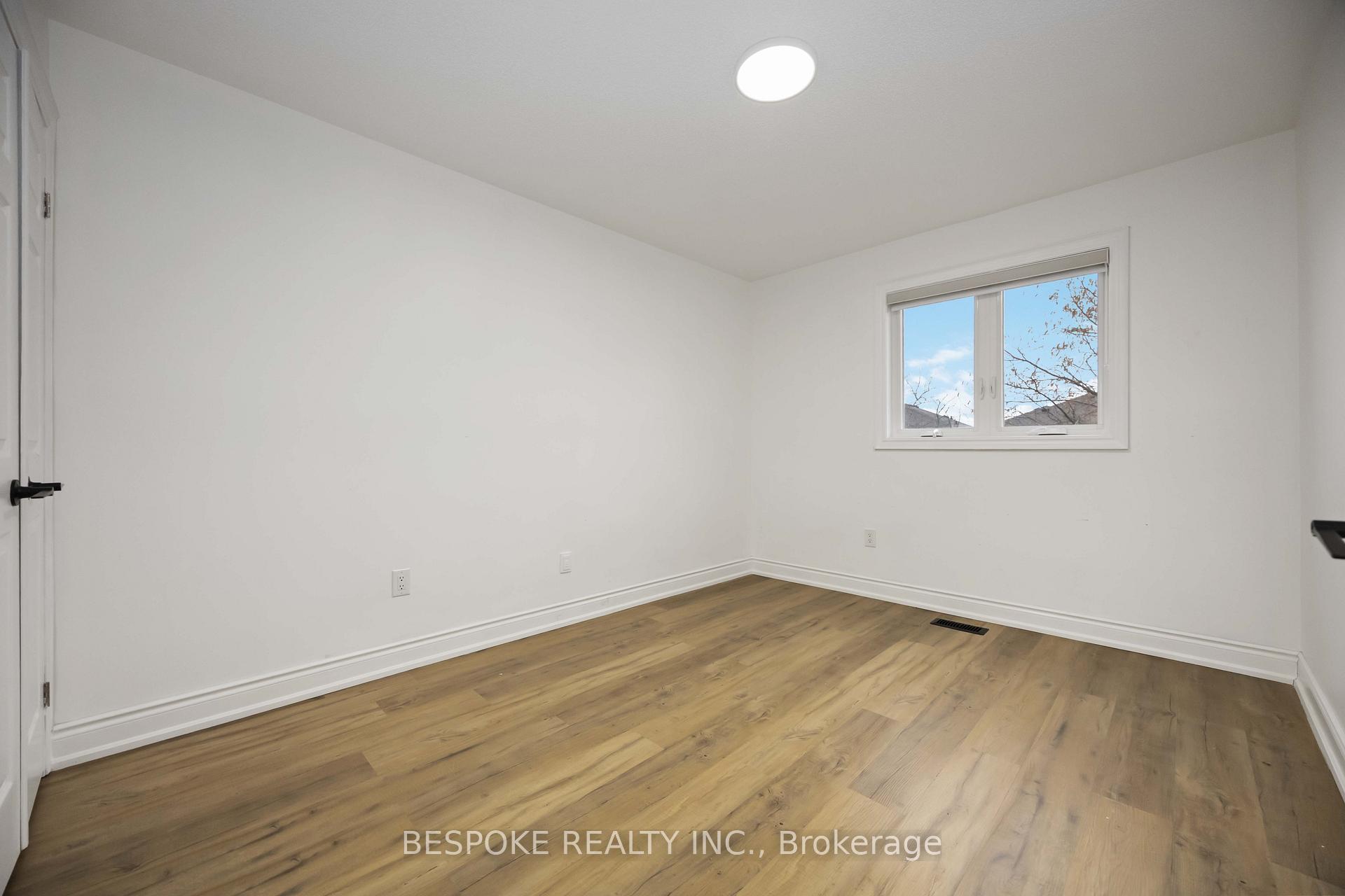Photo 11 of 13 John Walter Crescent, Clarington, Courtice — HOMEH