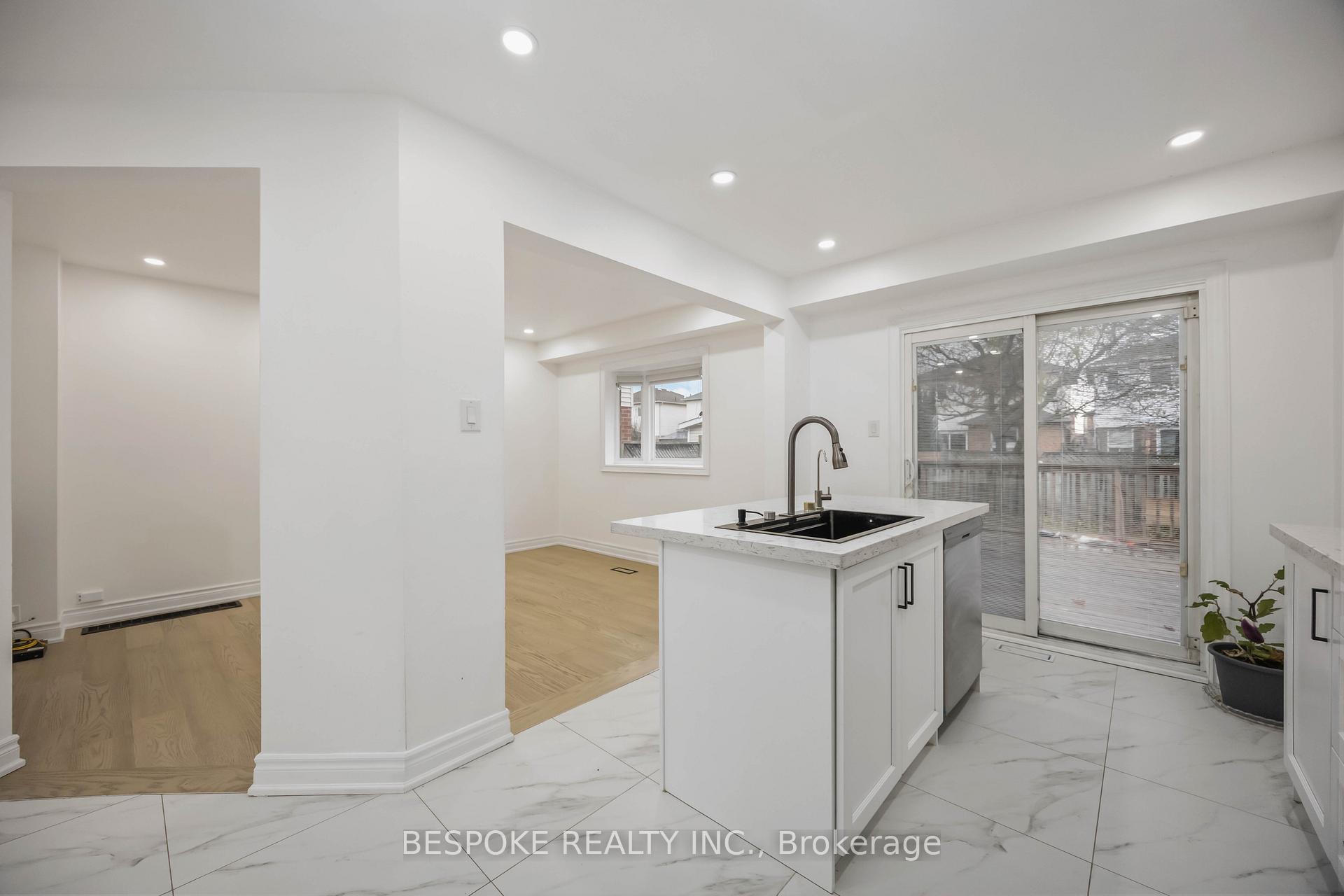 Photo 37 of 13 John Walter Crescent, Clarington, Courtice — HOMEH
