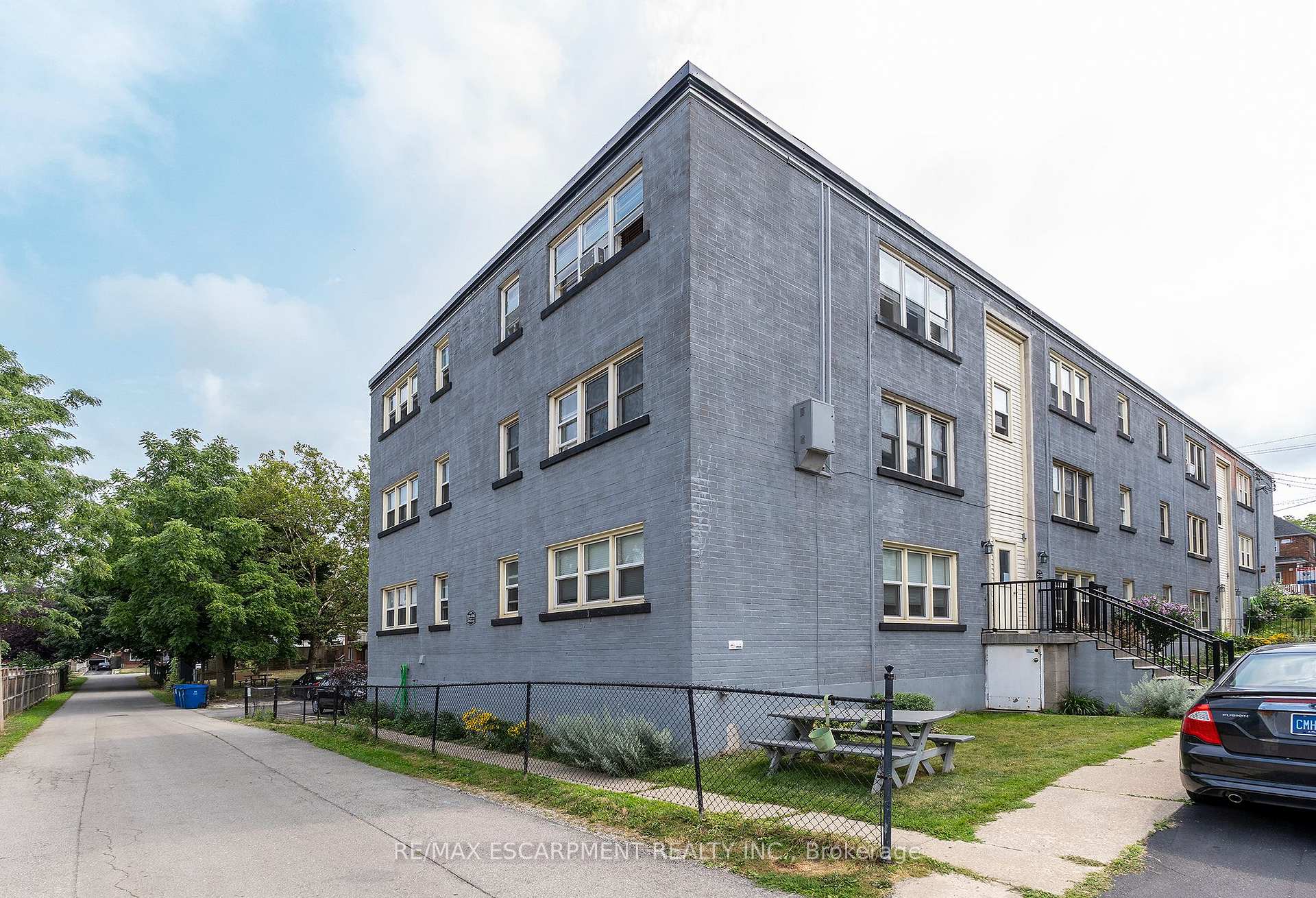 Photo 1 of Unit 14, 1759 King Street E, Hamilton, Bartonville — HOMEH