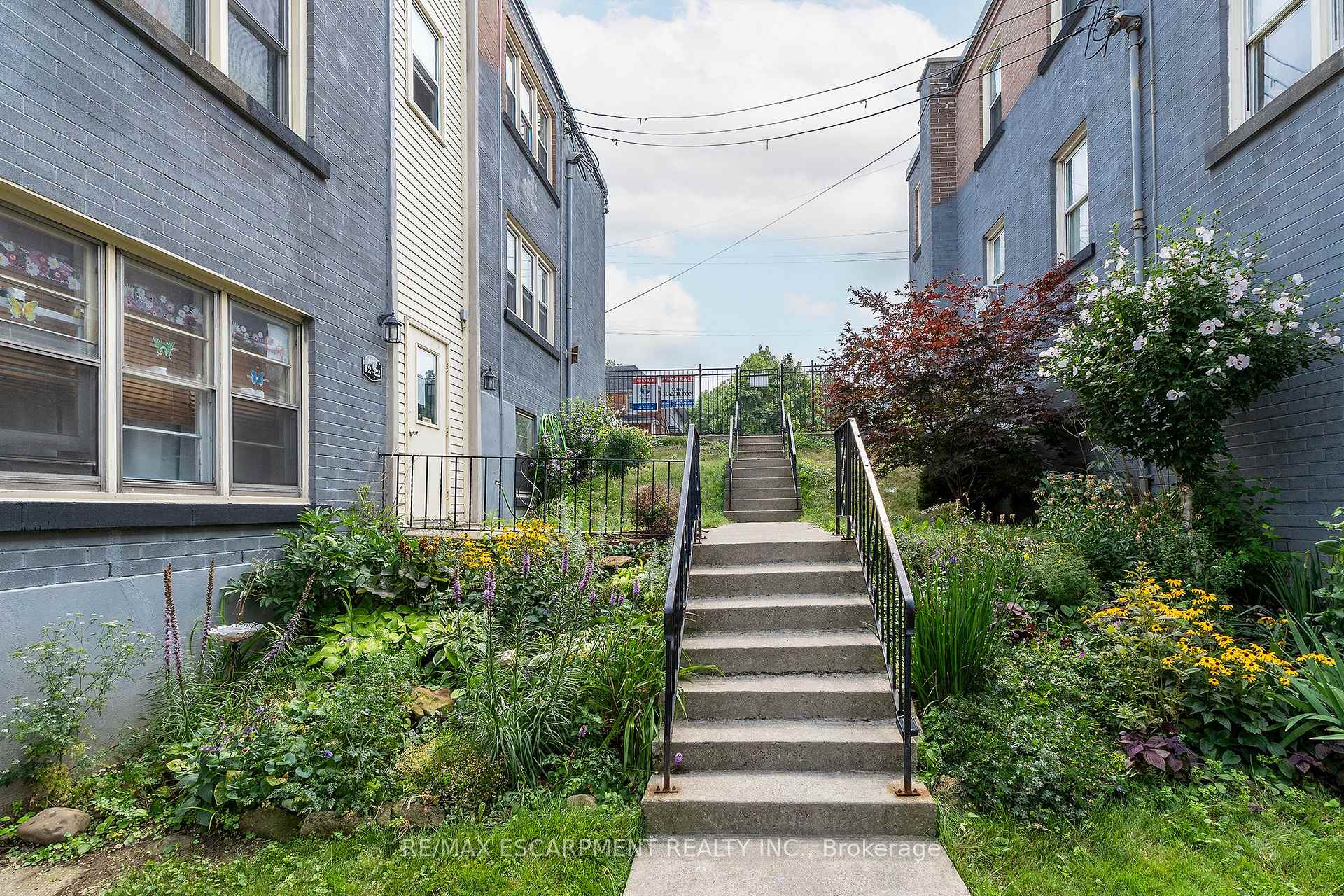 Photo 2 of Unit 14, 1759 King Street E, Hamilton, Bartonville — HOMEH